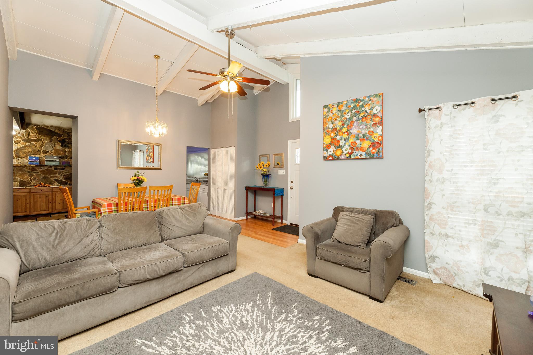 LONDON TOWNE - Residential