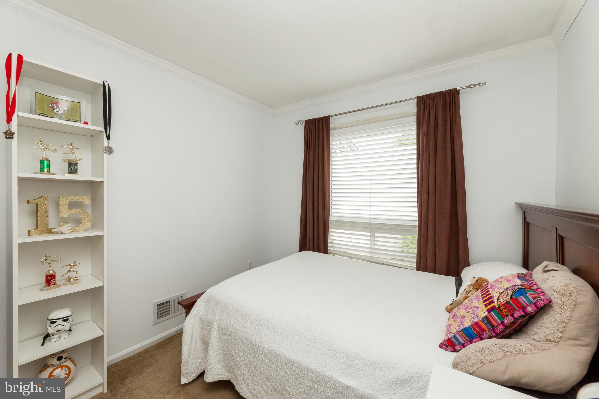 LONDON TOWNE - Residential