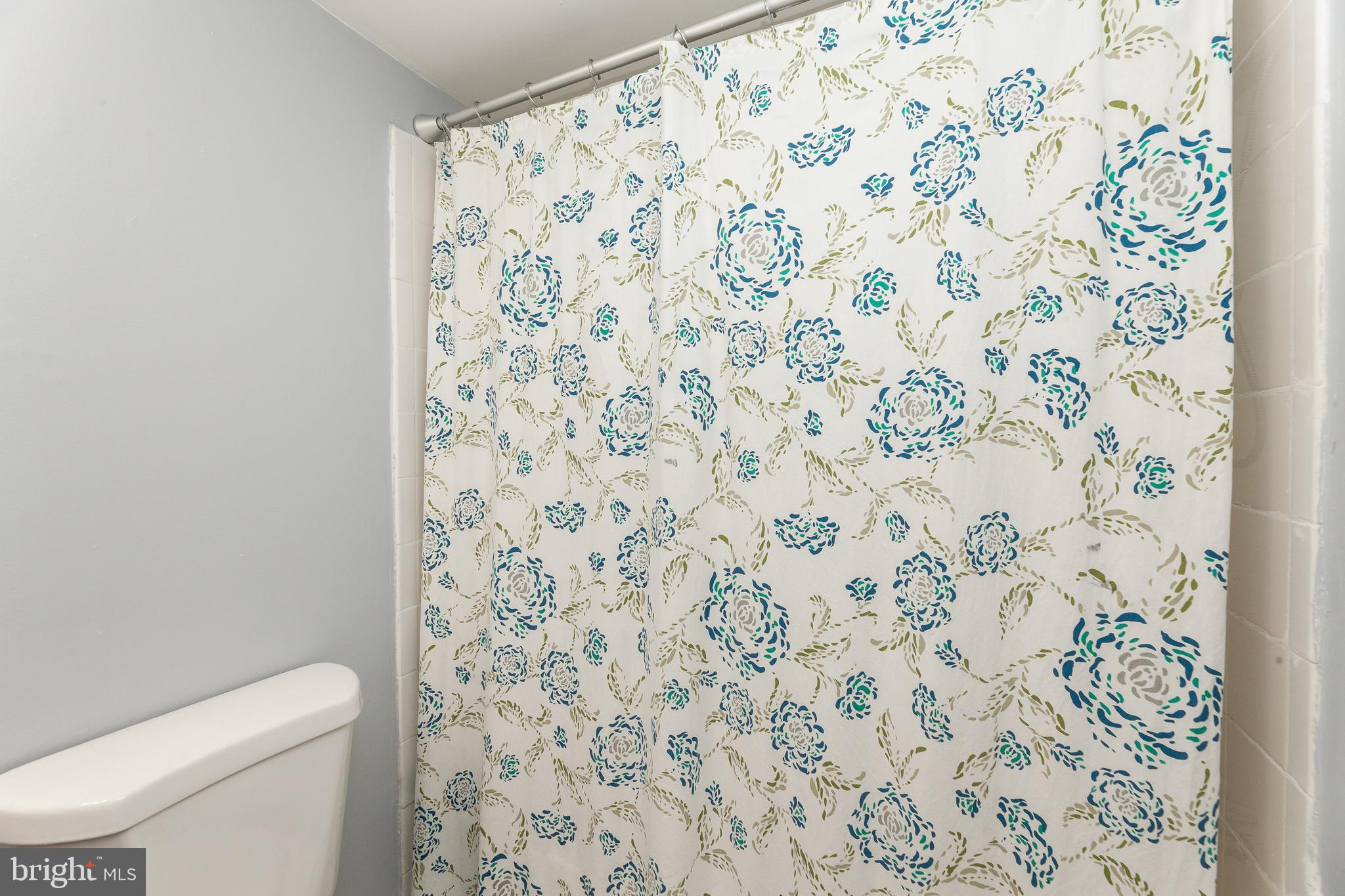 LONDON TOWNE - Residential