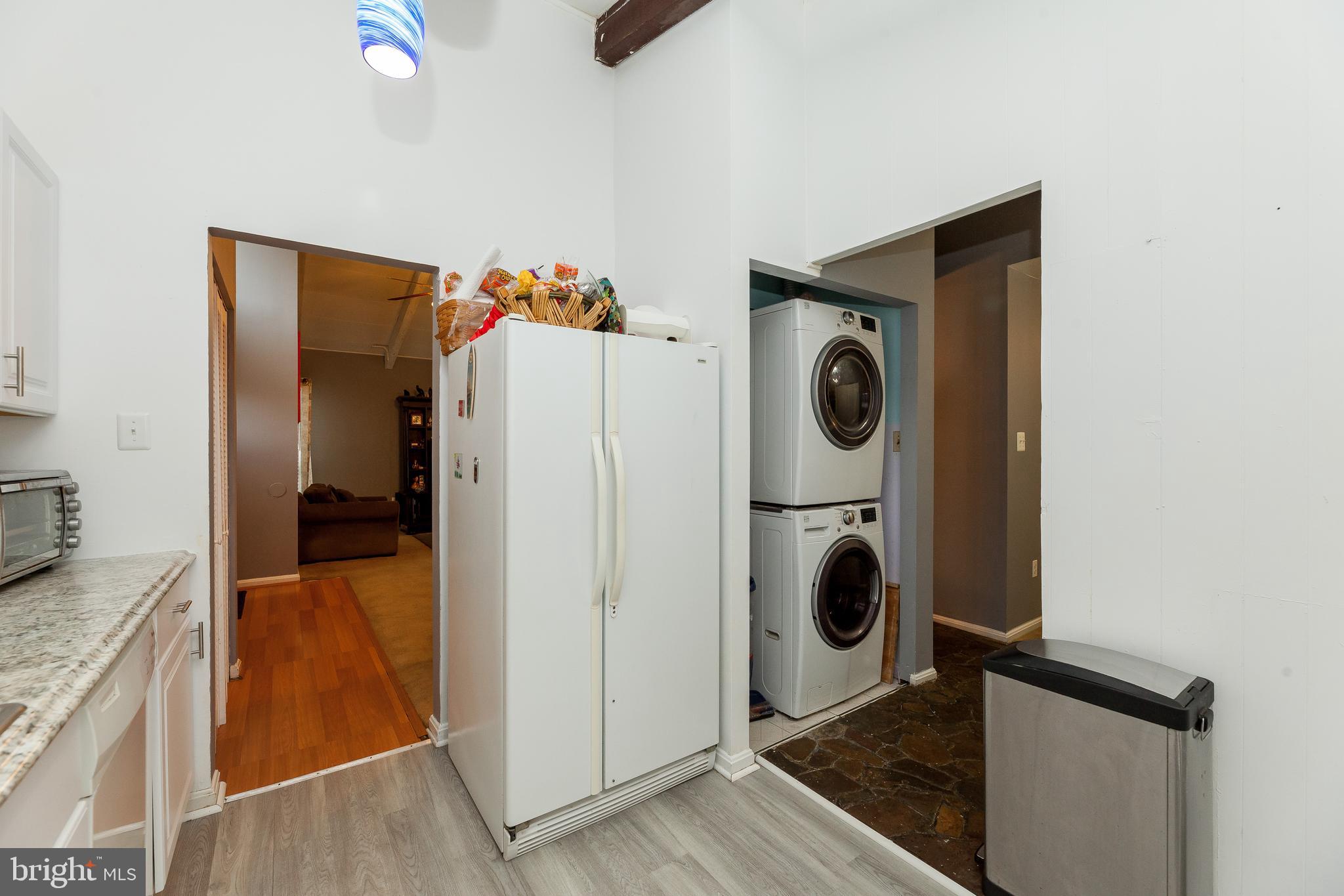 LONDON TOWNE - Residential