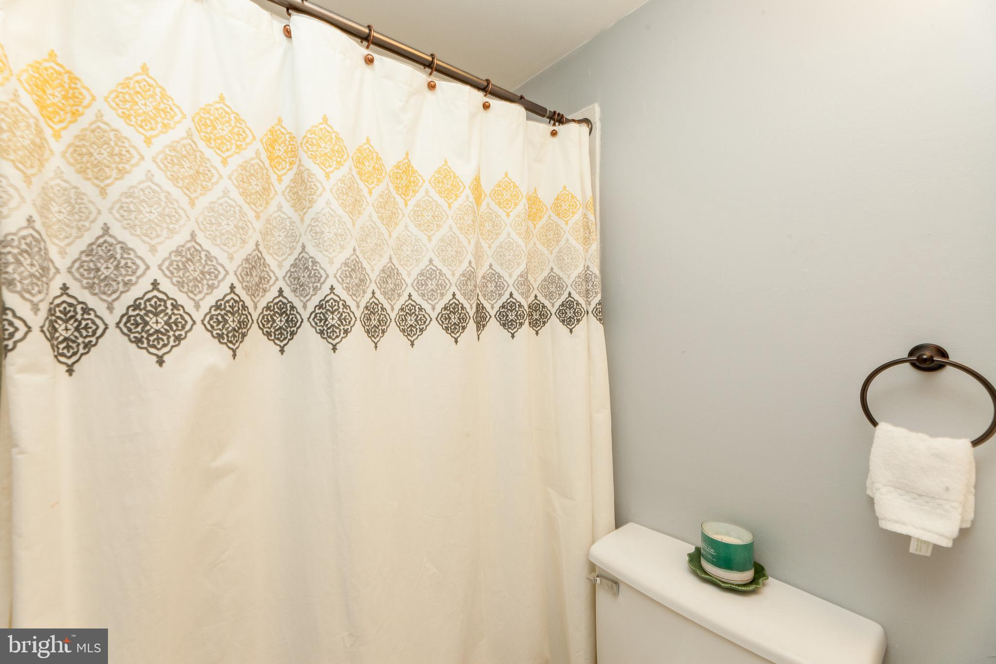 LONDON TOWNE - Residential