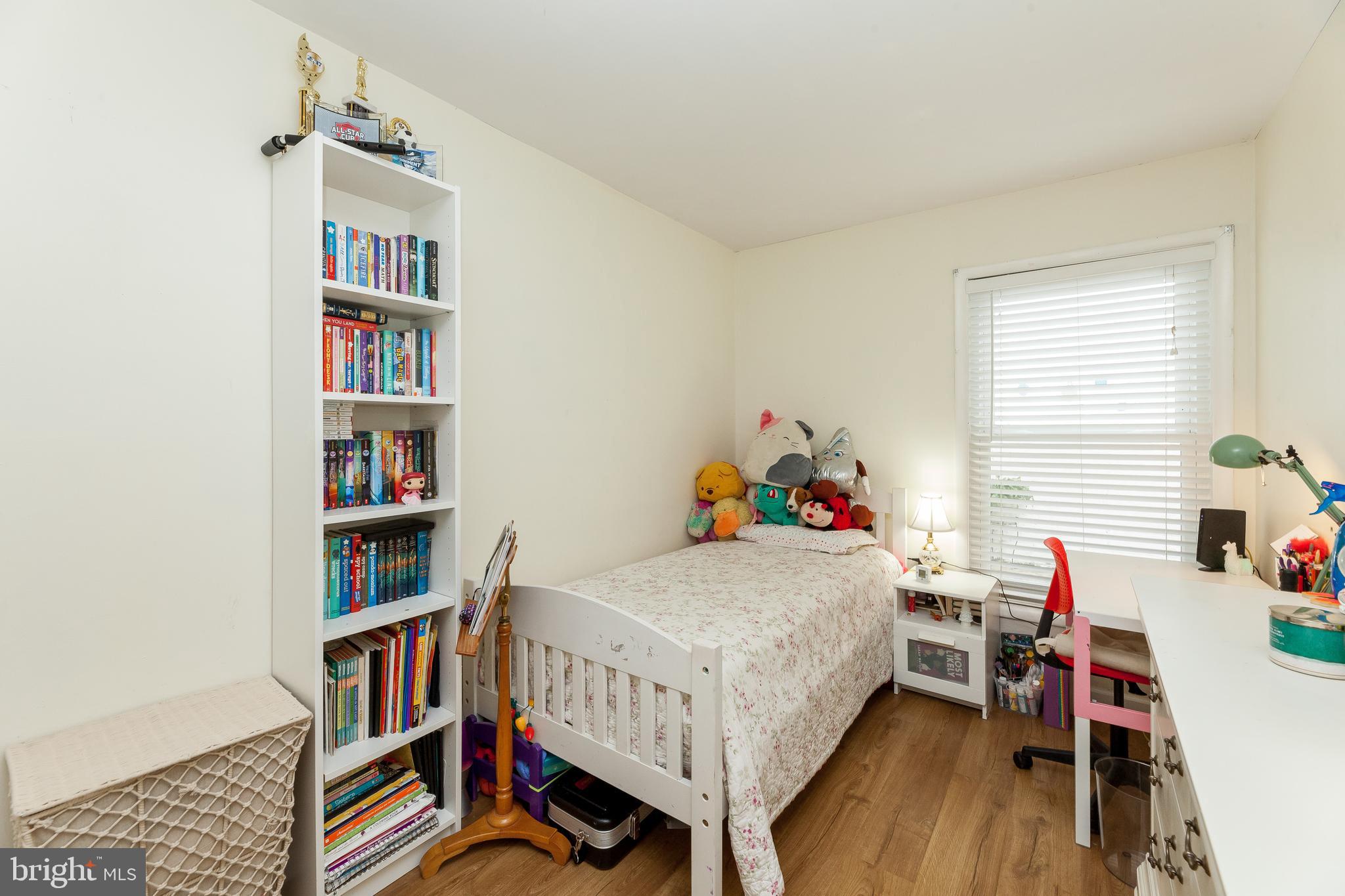 LONDON TOWNE - Residential