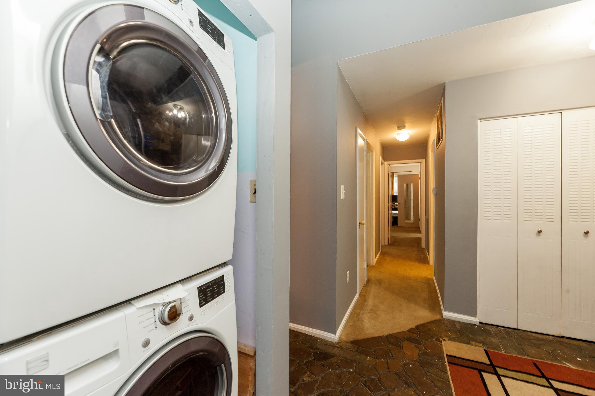 LONDON TOWNE - Residential