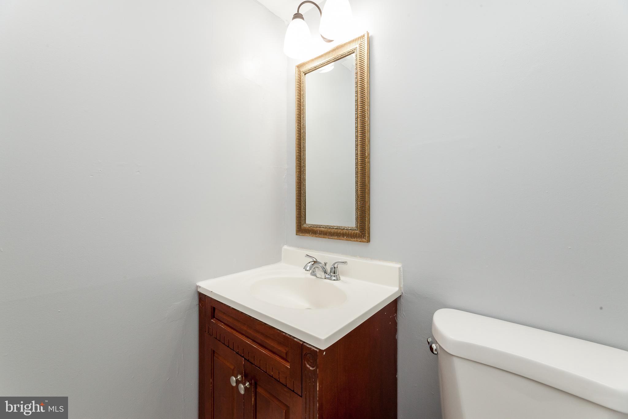 LONDON TOWNE - Residential