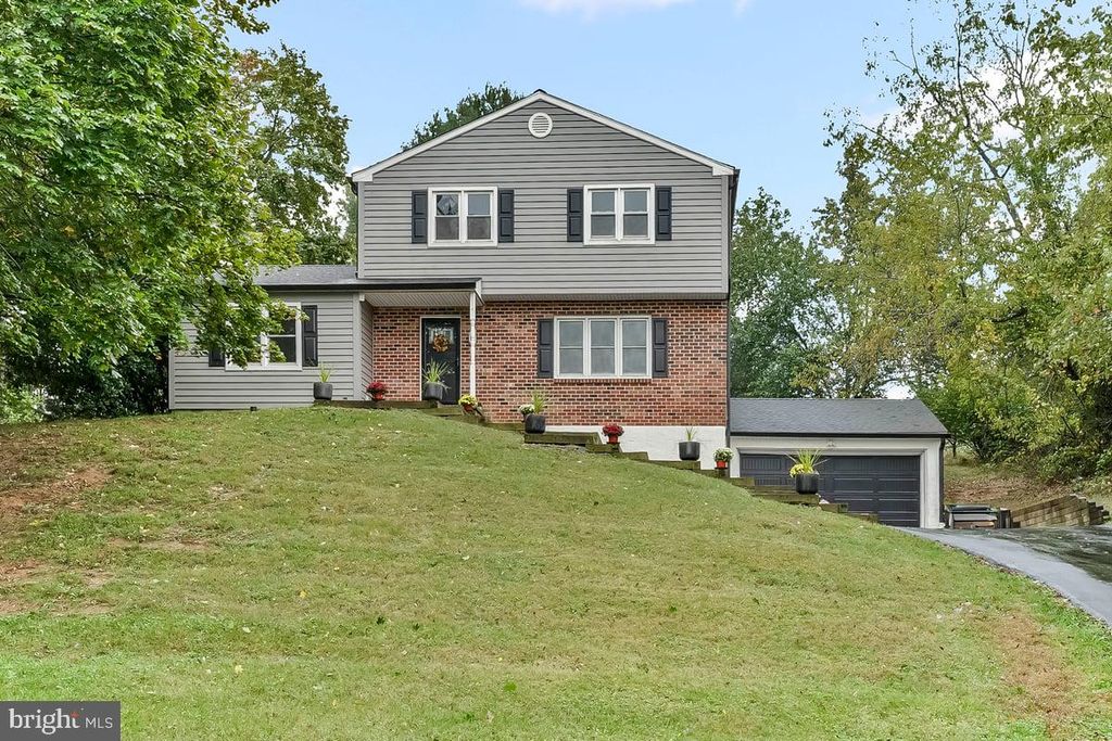 Photo of 265 Beacon Drive, PHOENIXVILLE, PA 19460 (MLS # PACT2111538)