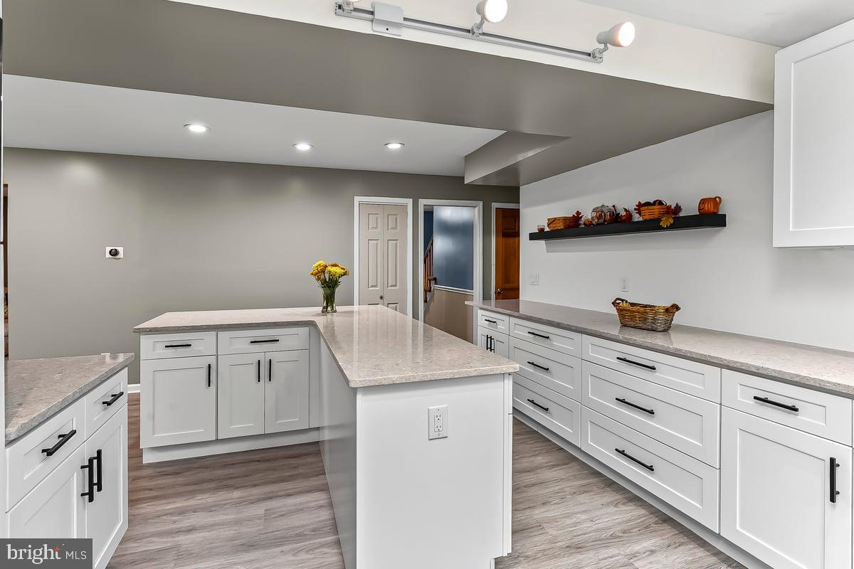 MERLIN HILLS - Residential