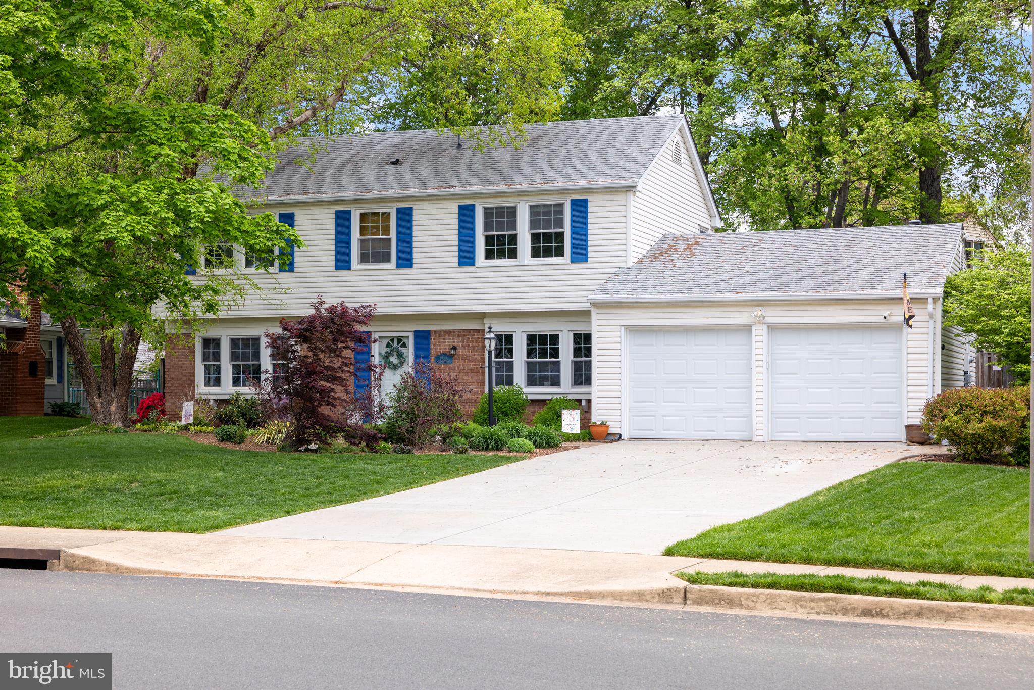 7323 WICKFORD DRIVE