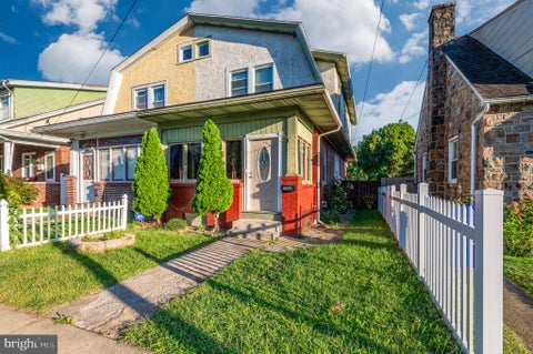 Townhouse For Sale - 700 Alton Avenue<br/> READING, PA 19605