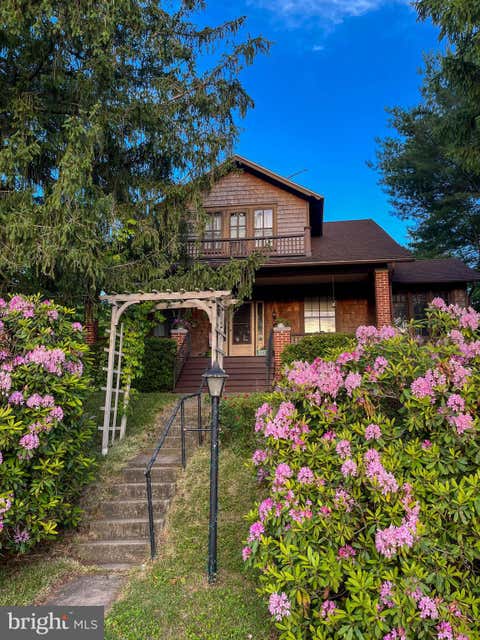 Photo of 135 Park Avenue, GLEN ROCK, PA 17327 (MLS # PAYK2105170)