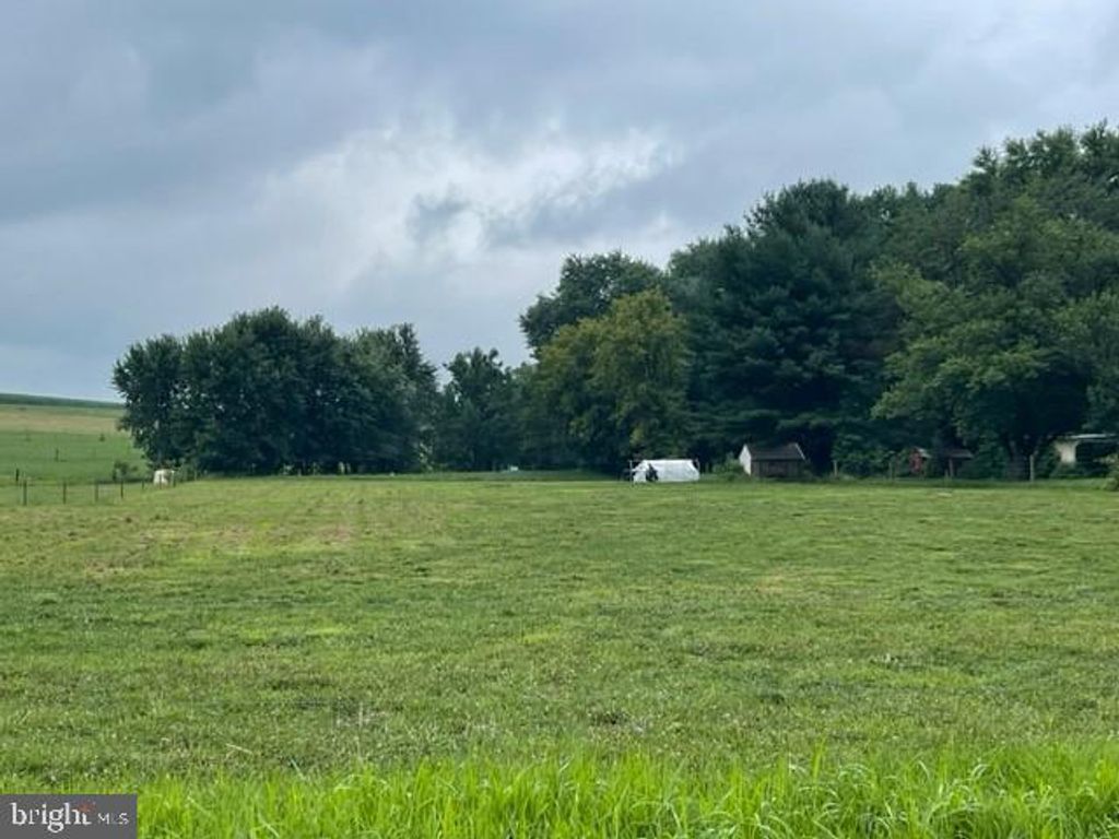 Photo of 2303 Leaman Road, Lancaster, PA 17602 (MLS # PALA2041428)