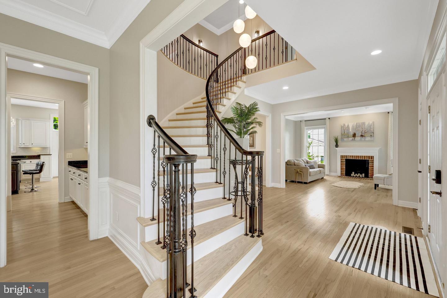 904 LOCUST STREET