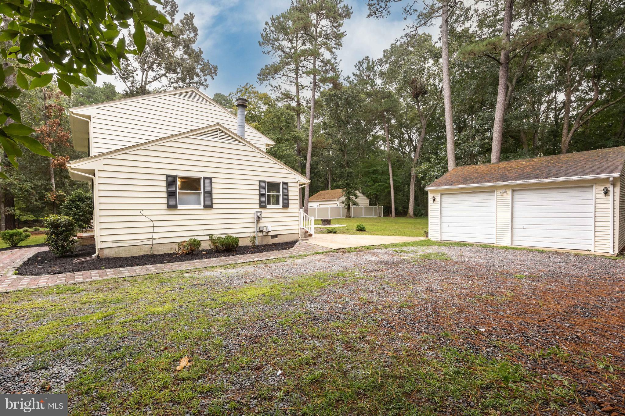 PEMBROKE HILLS - Residential