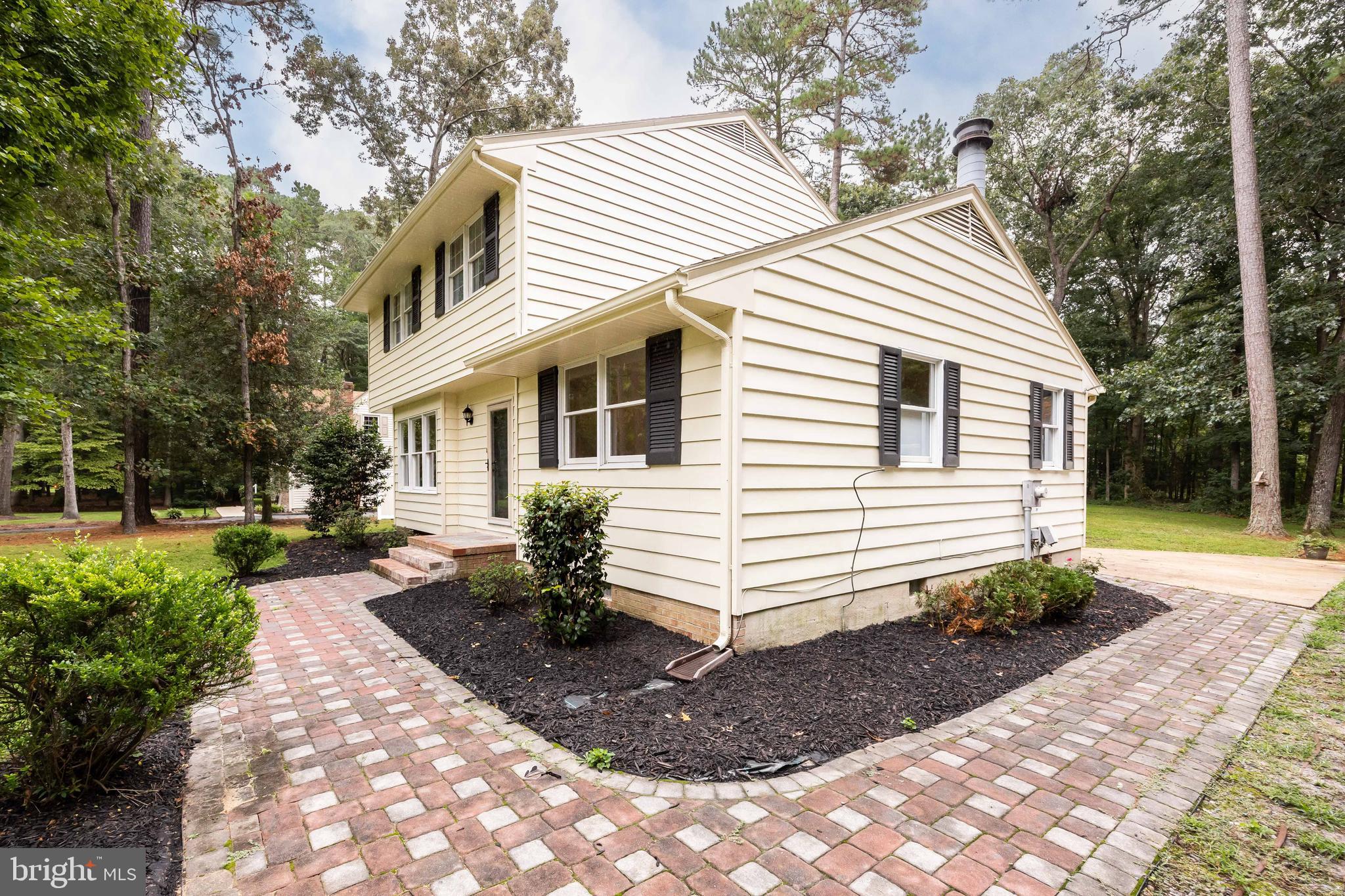 PEMBROKE HILLS - Residential