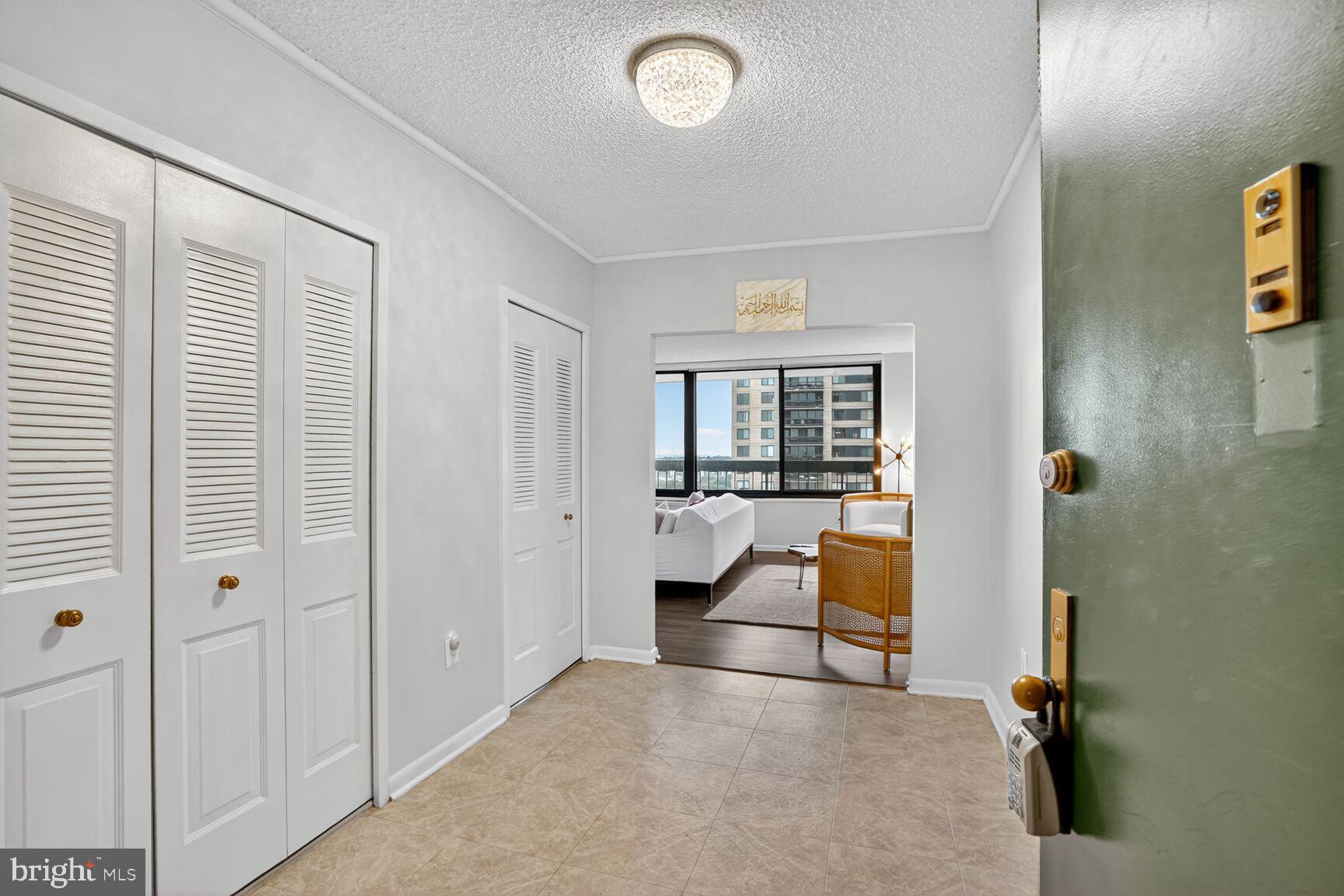 SKYLINE PLAZA - Residential