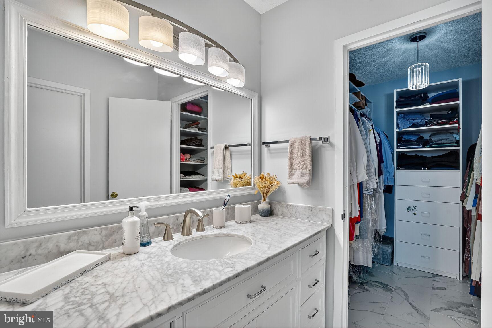 SKYLINE PLAZA - Residential