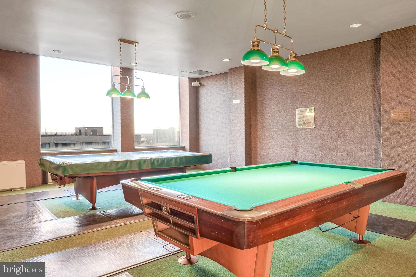 SKYLINE PLAZA - Residential