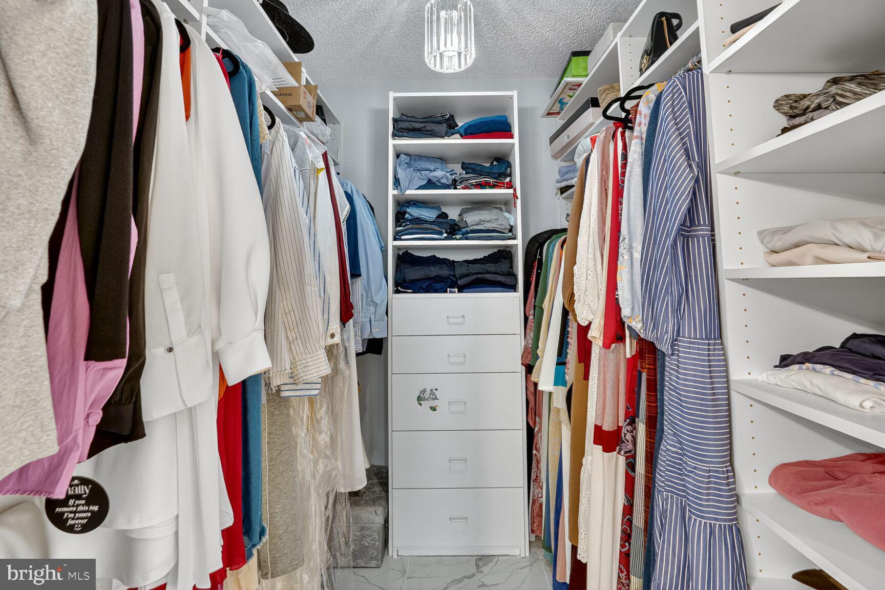 SKYLINE PLAZA - Residential