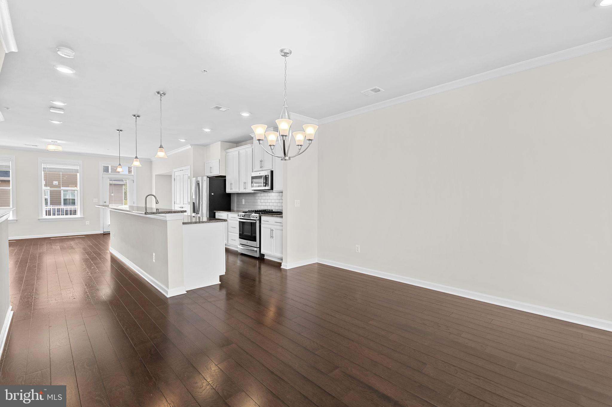 45137 KINCORA DRIVE