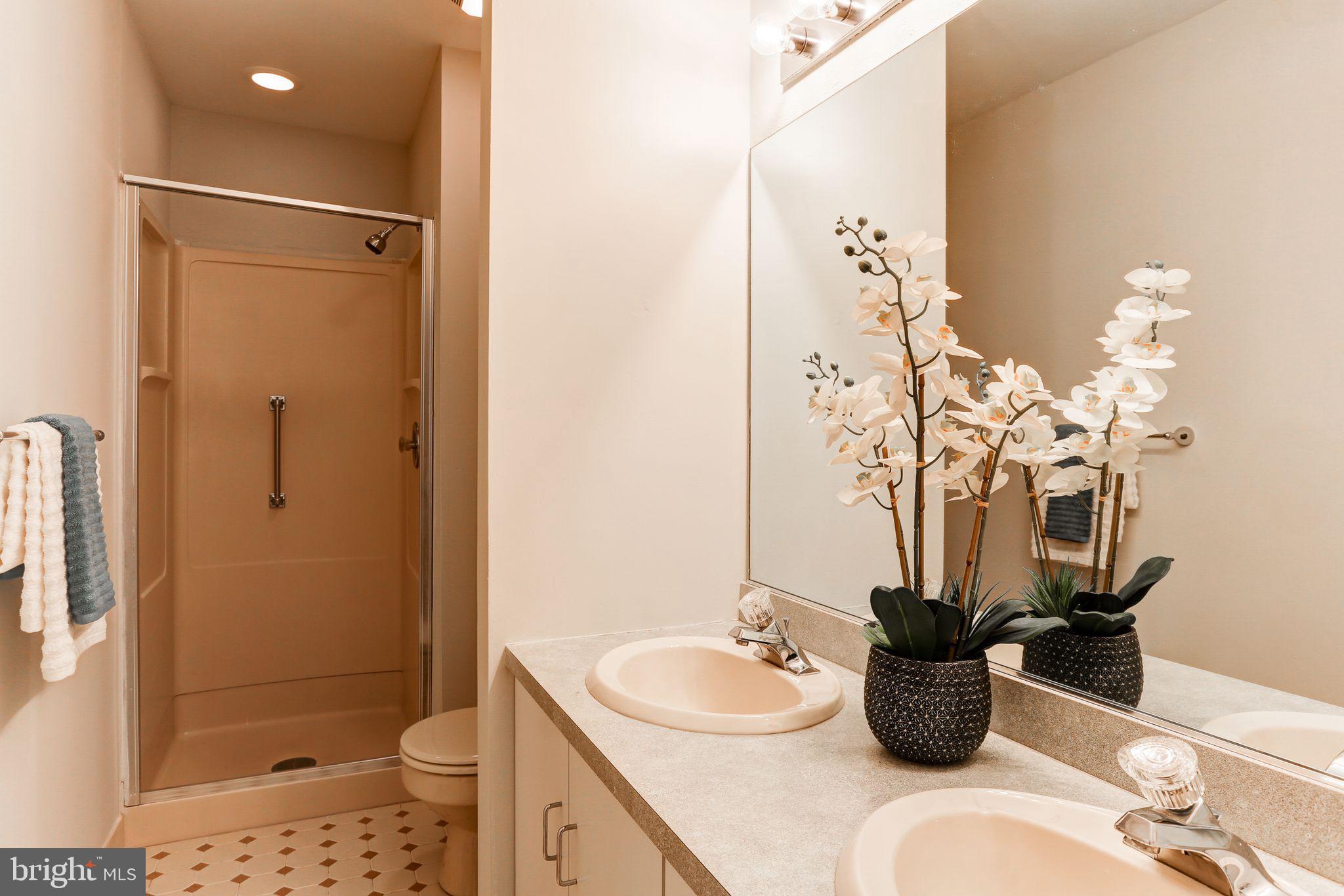 OAK KNOLL - Residential