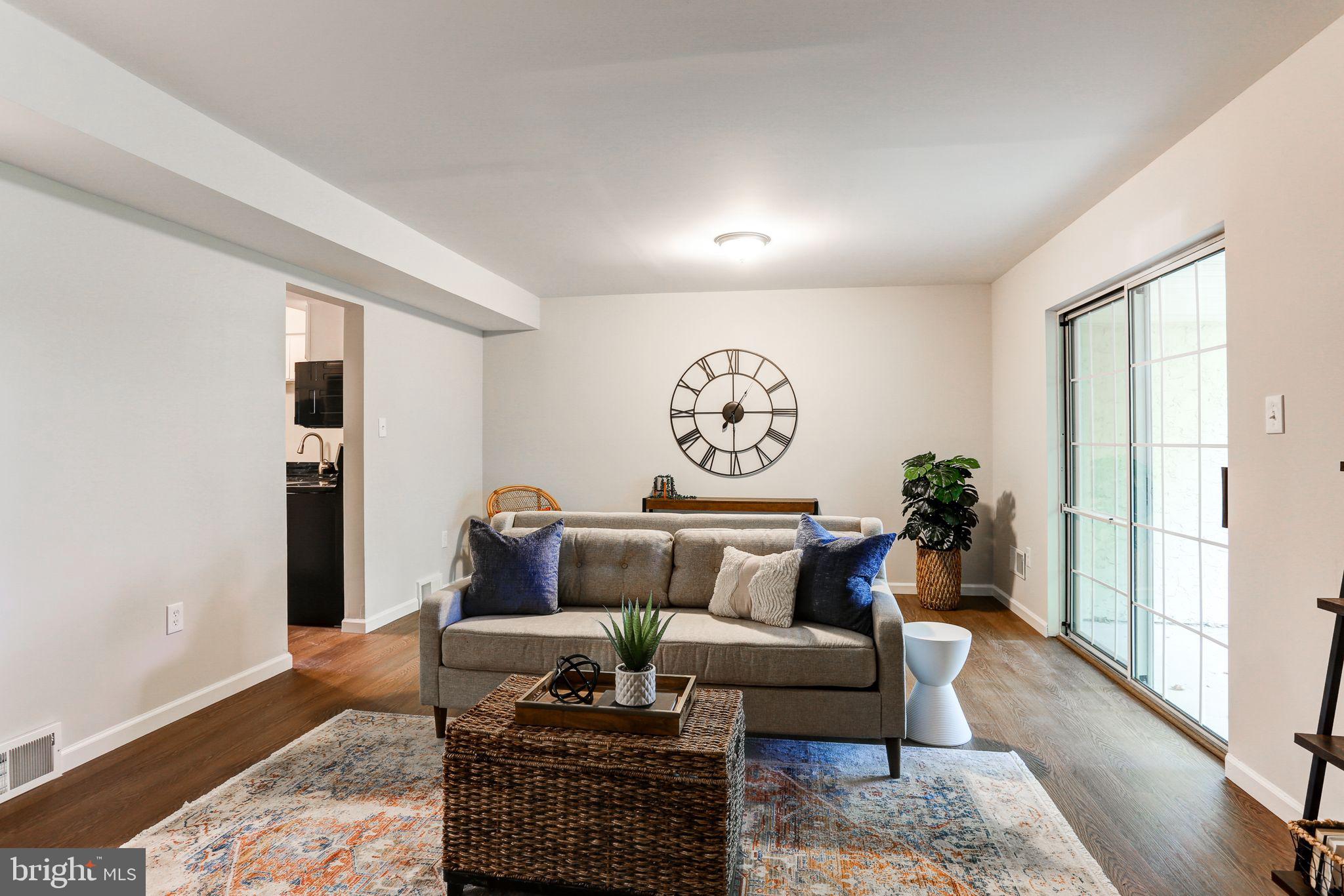 OAK KNOLL - Residential