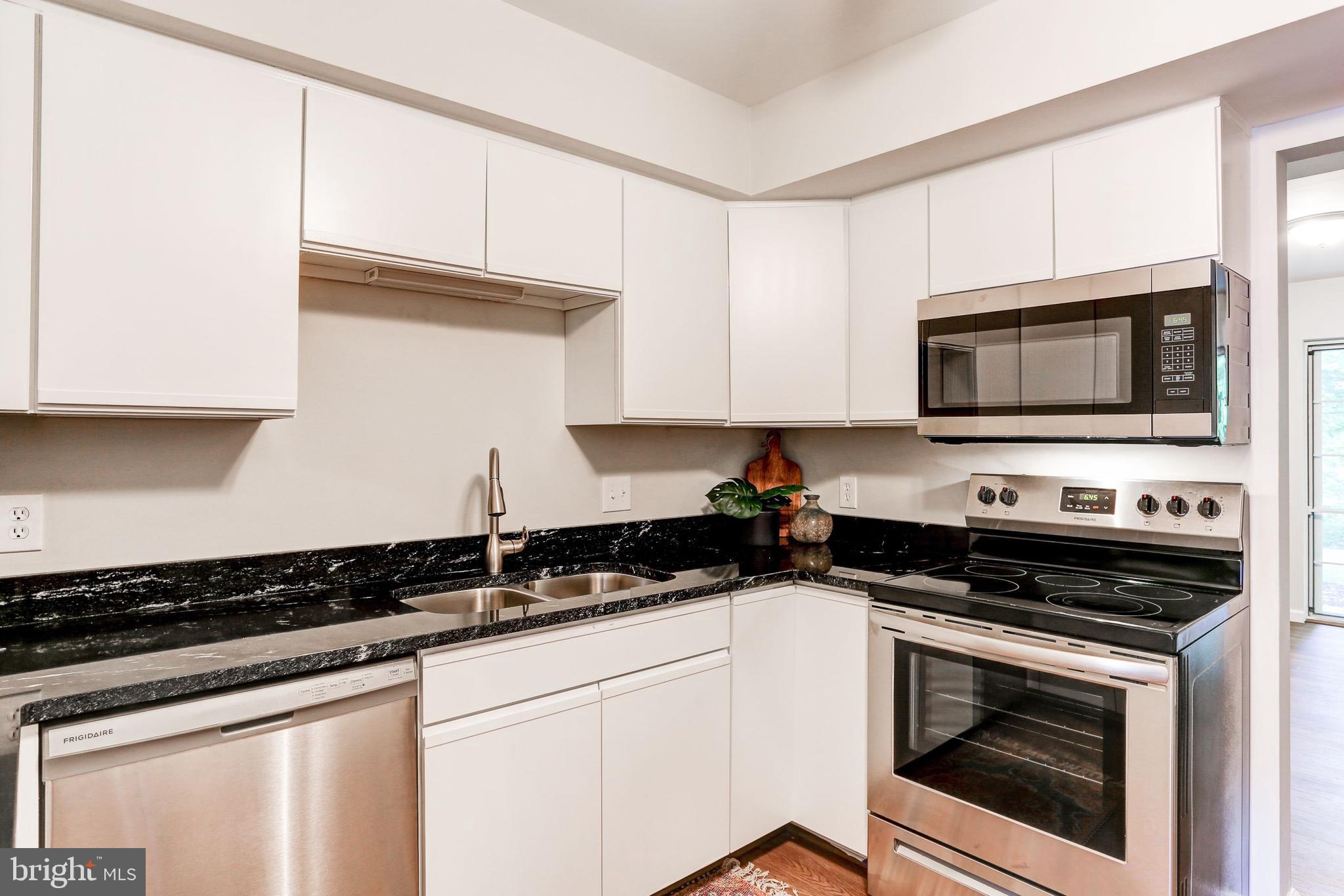 OAK KNOLL - Residential