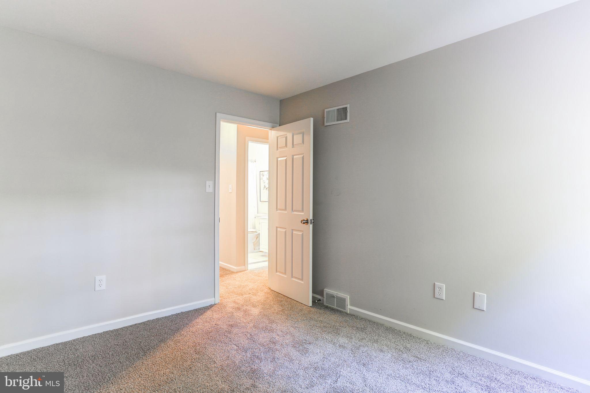 OAK KNOLL - Residential