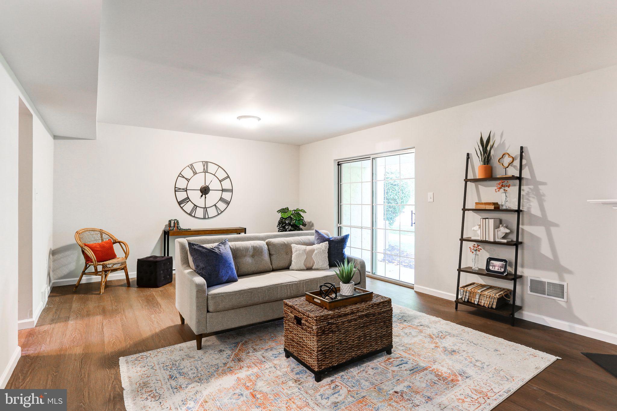 OAK KNOLL - Residential