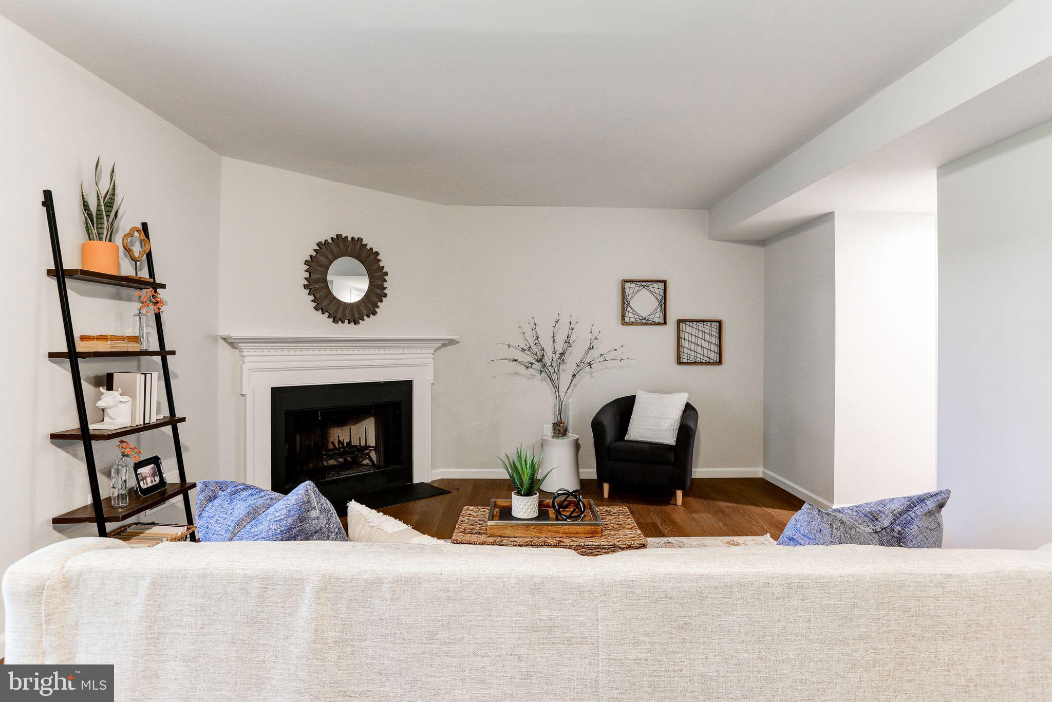 OAK KNOLL - Residential