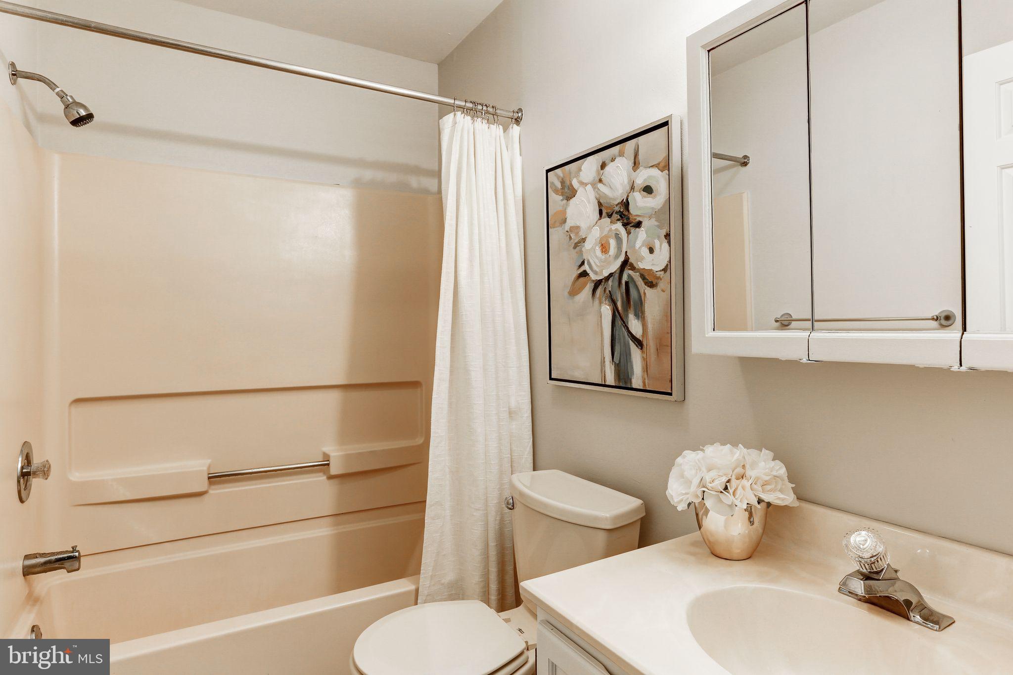 OAK KNOLL - Residential