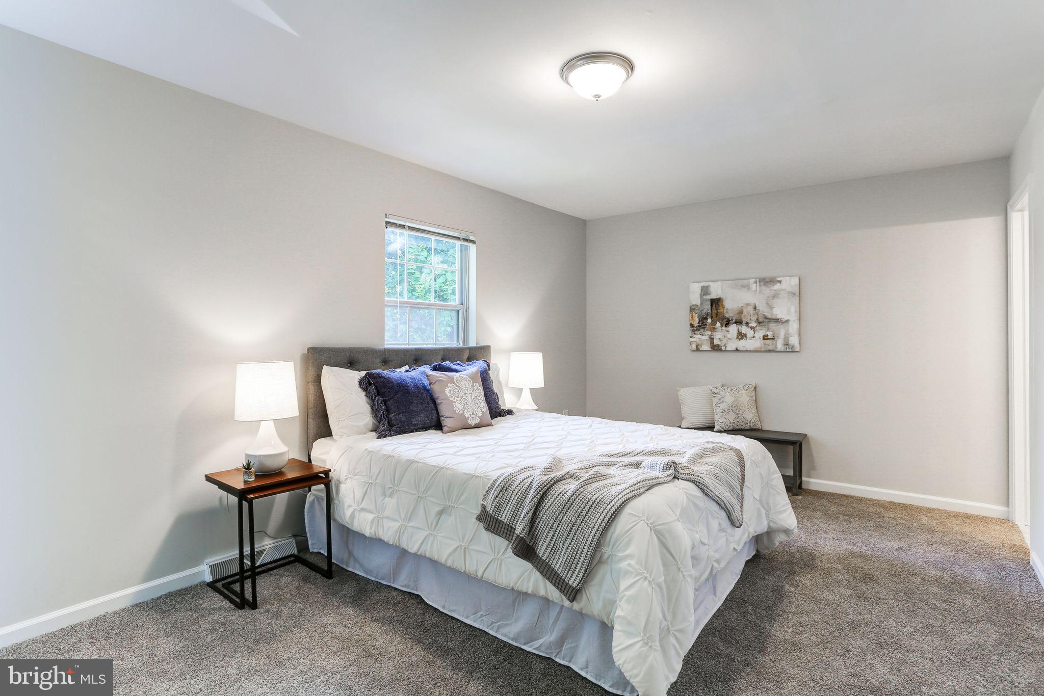 OAK KNOLL - Residential