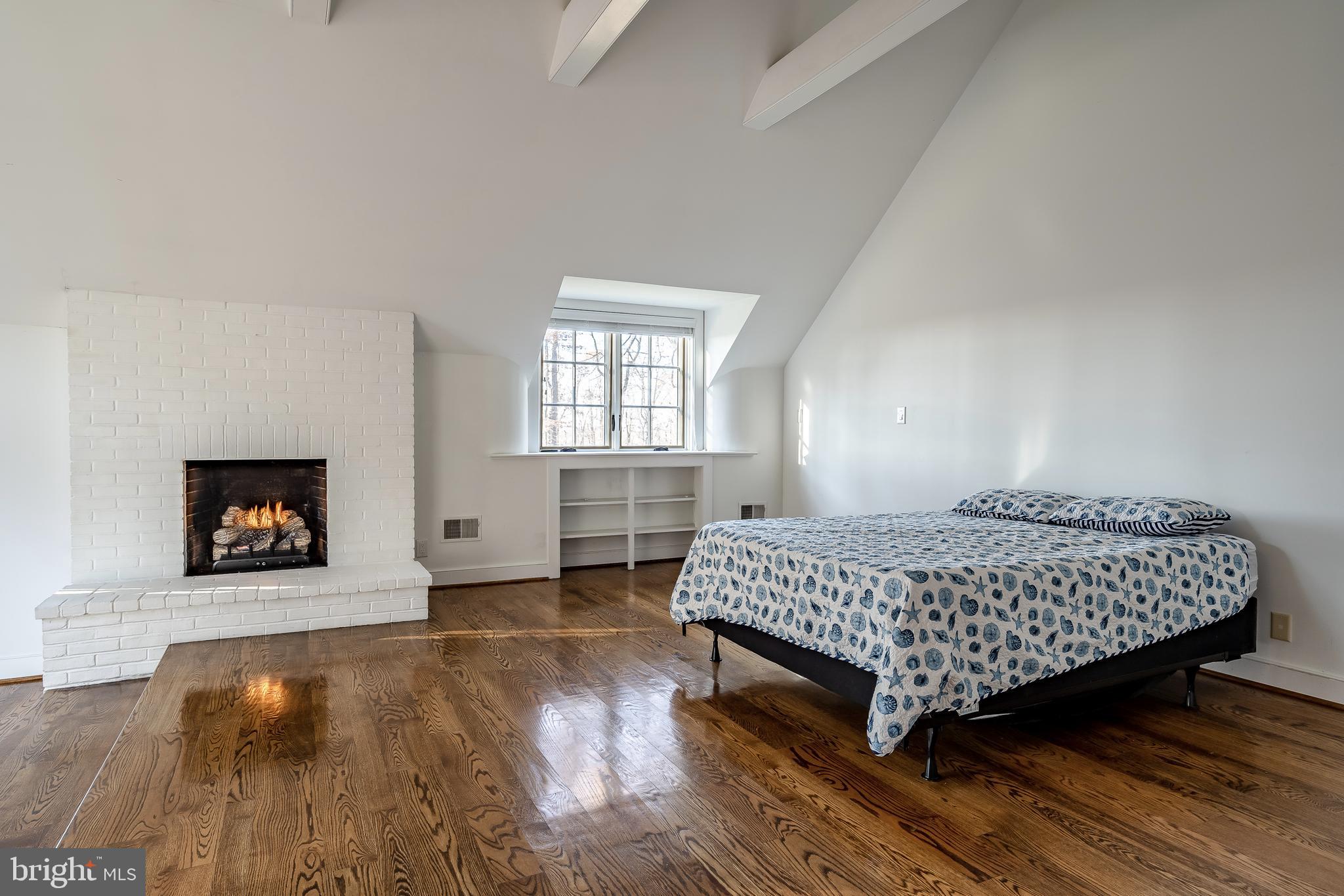 CHESHIRE HUNT - Residential