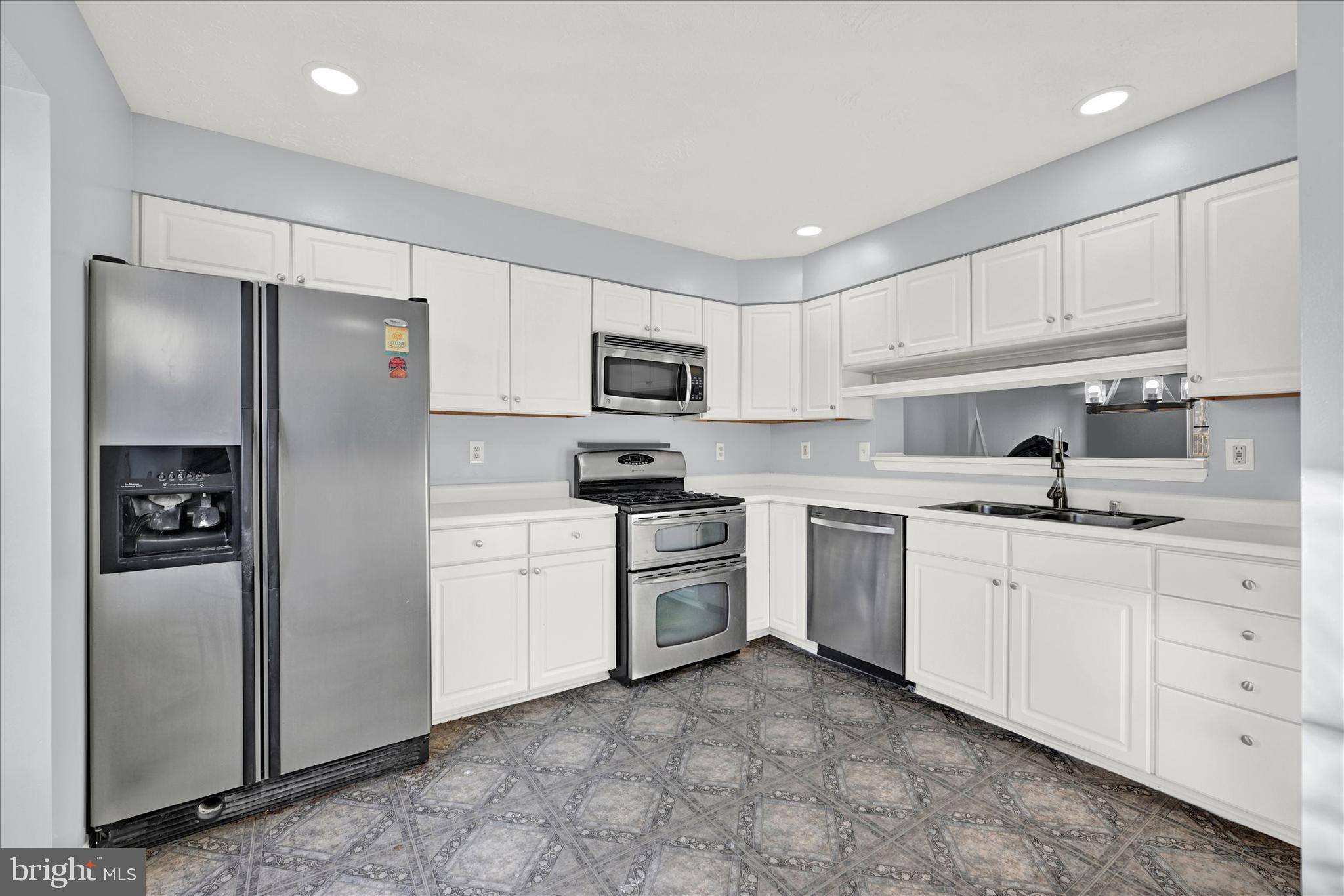 CASTLE STONE AT WHITE MARSH - Residential