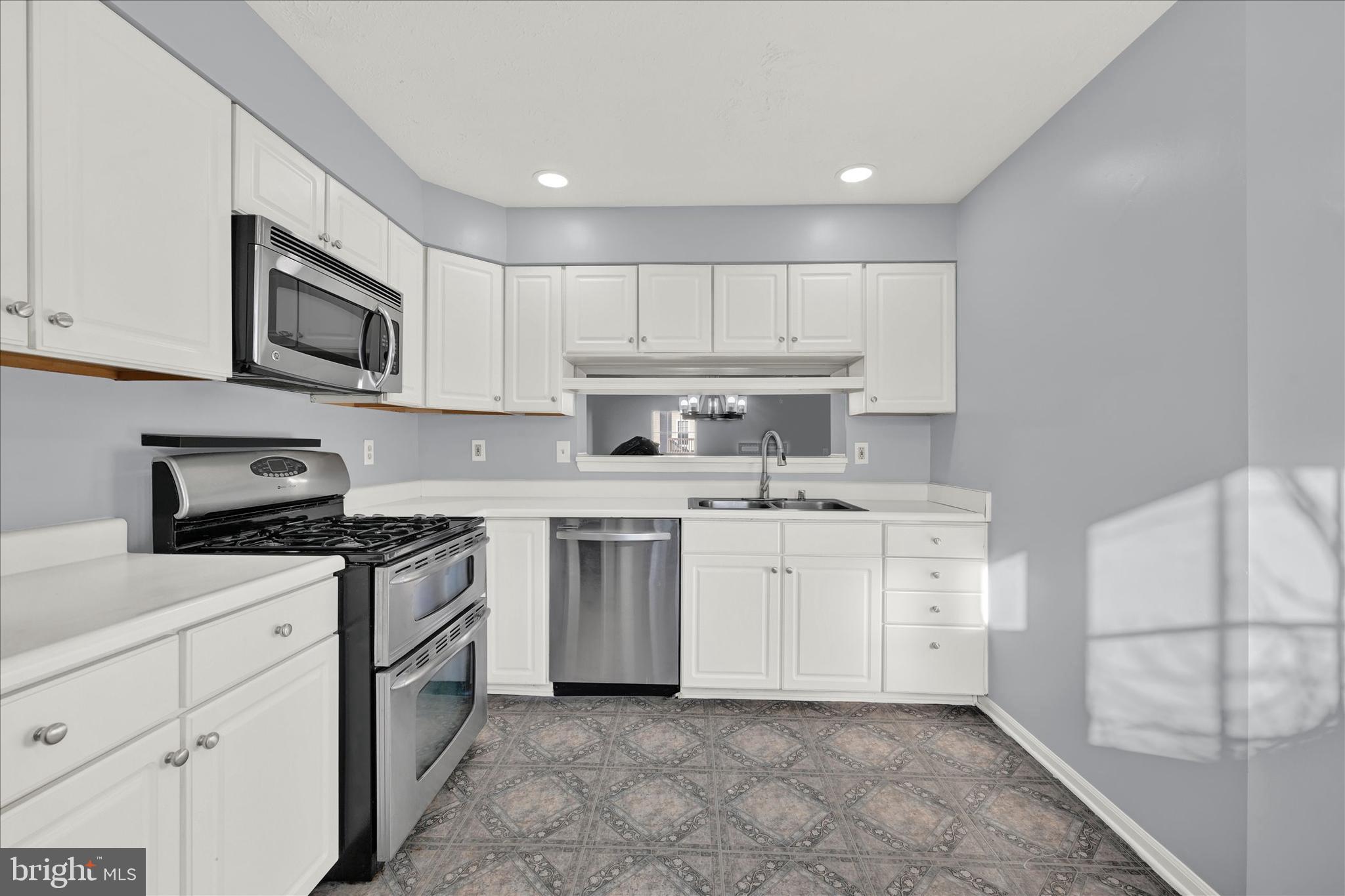 CASTLE STONE AT WHITE MARSH - Residential