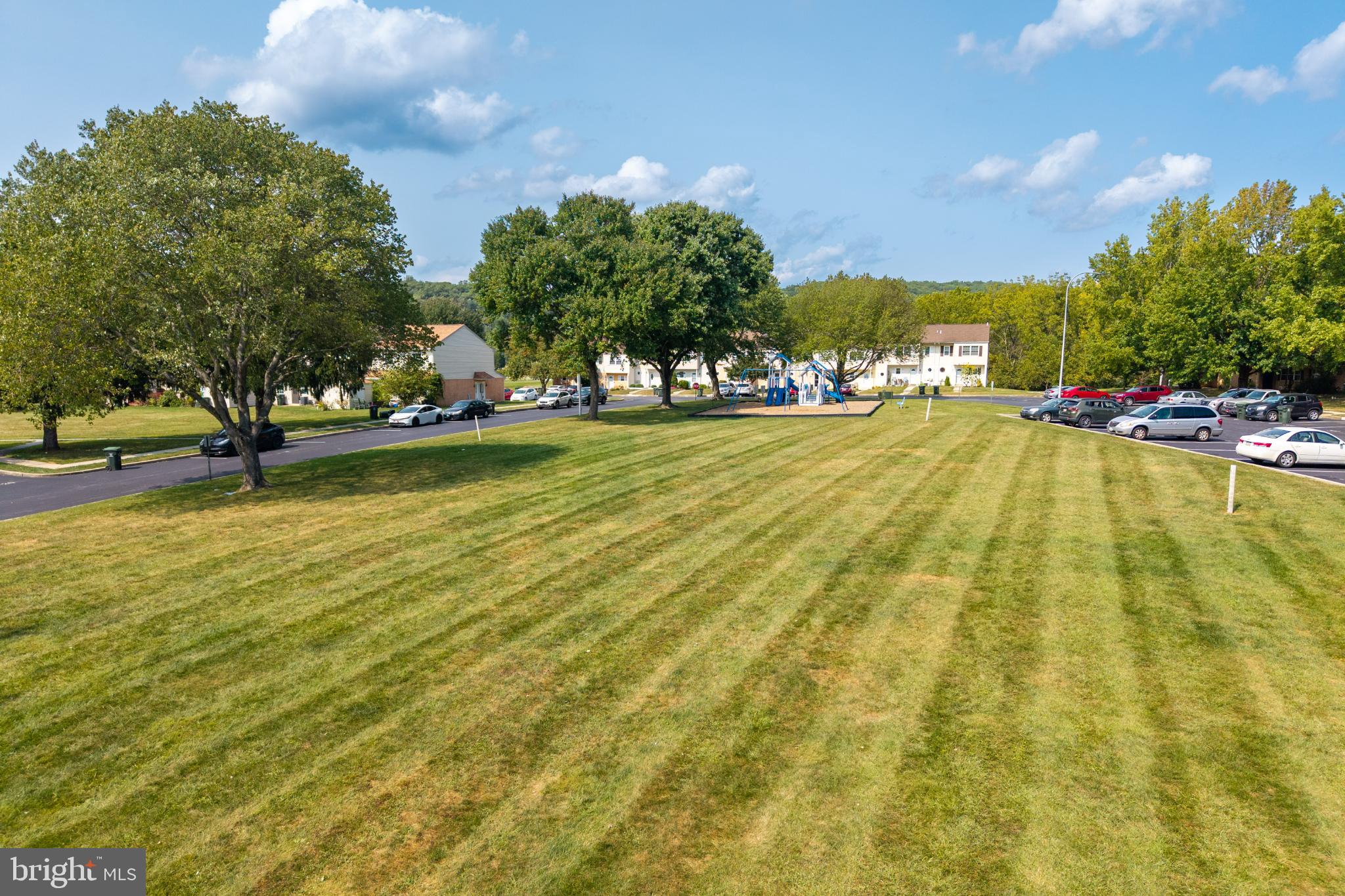 BEAVER RUN KNOLL - Residential