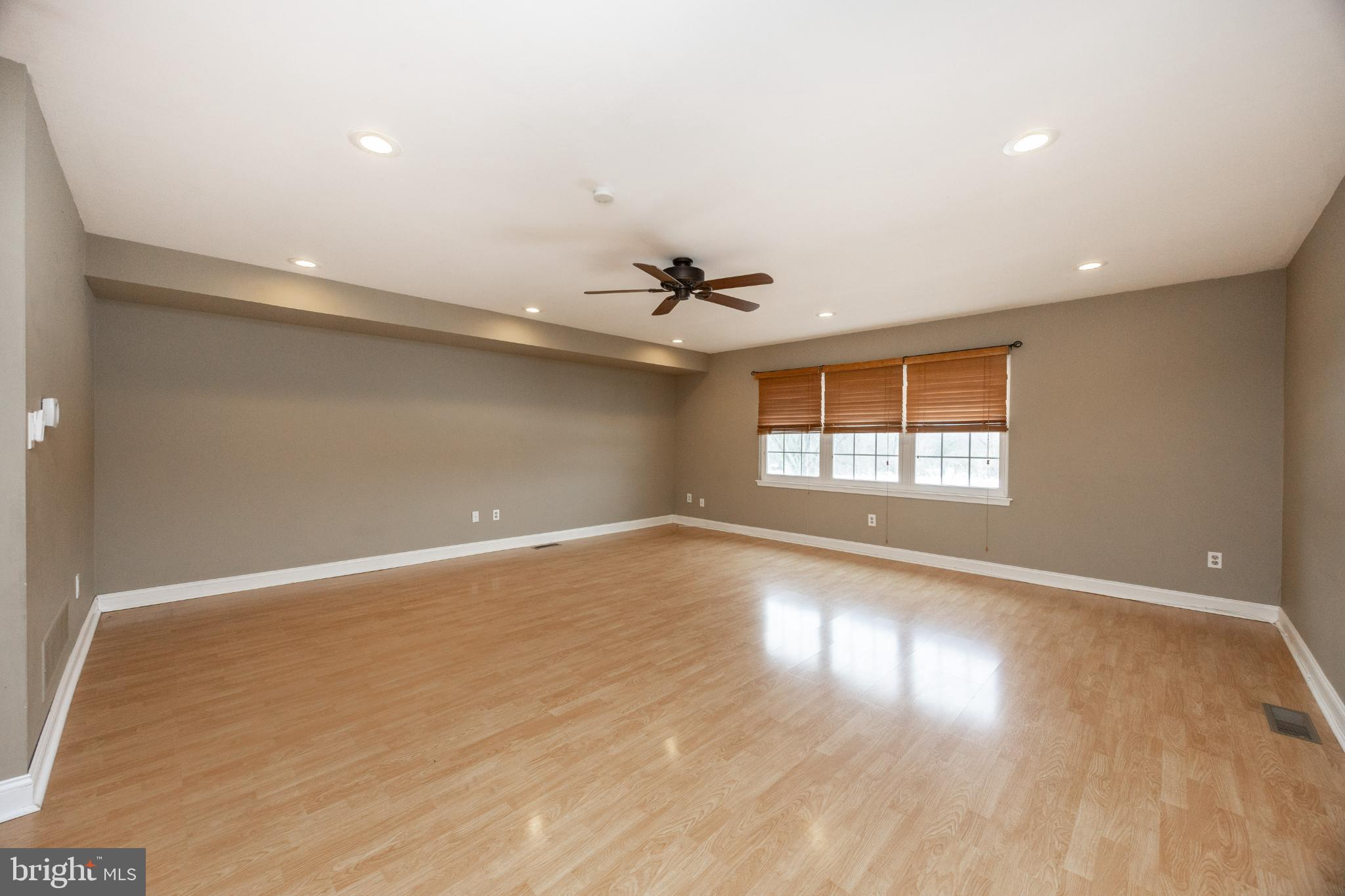 BEAVER RUN KNOLL - Residential