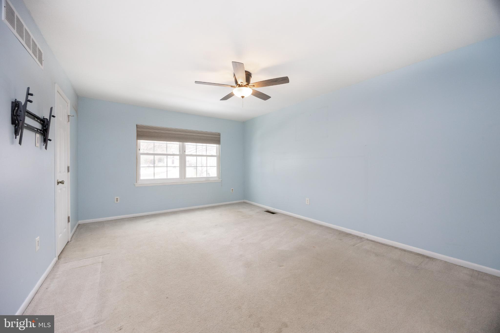 BEAVER RUN KNOLL - Residential