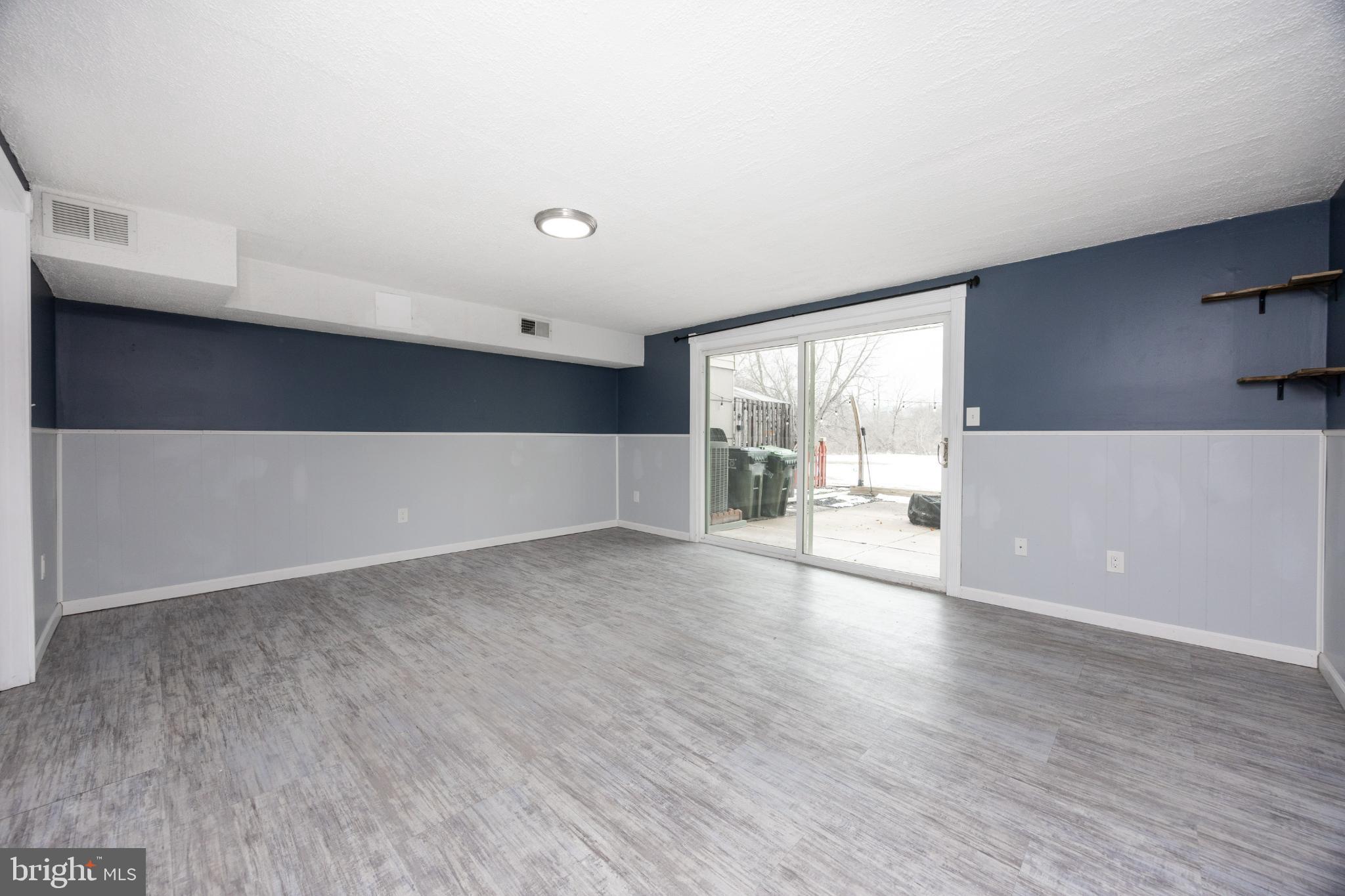 BEAVER RUN KNOLL - Residential