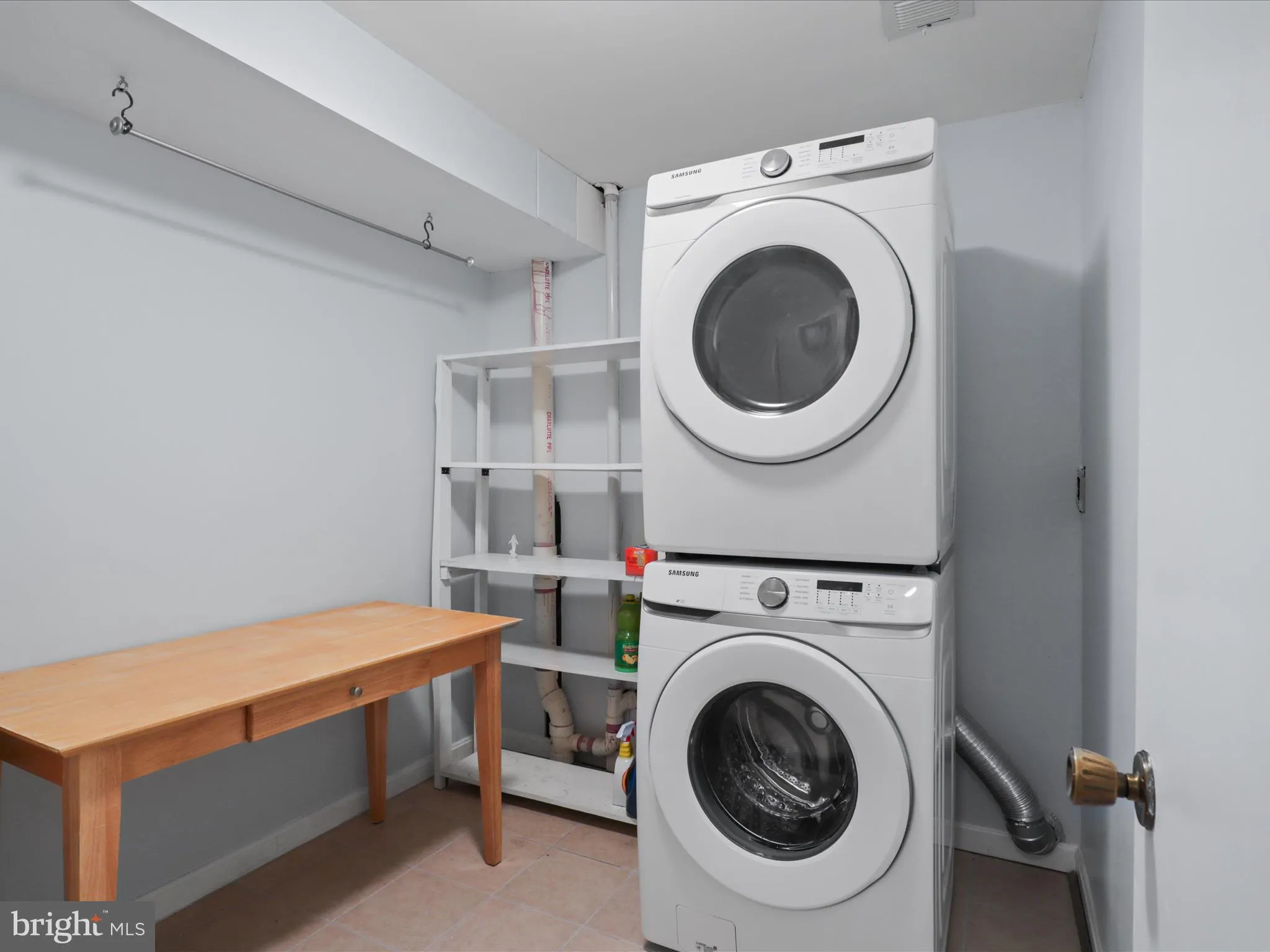 Alexandria, Virginia 22309, United States, 3 Bedrooms Bedrooms, ,3 BathroomsBathrooms,Residential,Coming Soon,97344