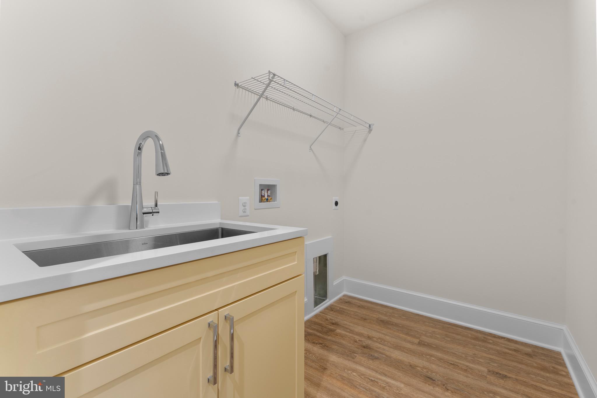 LOCUST HILL - Residential