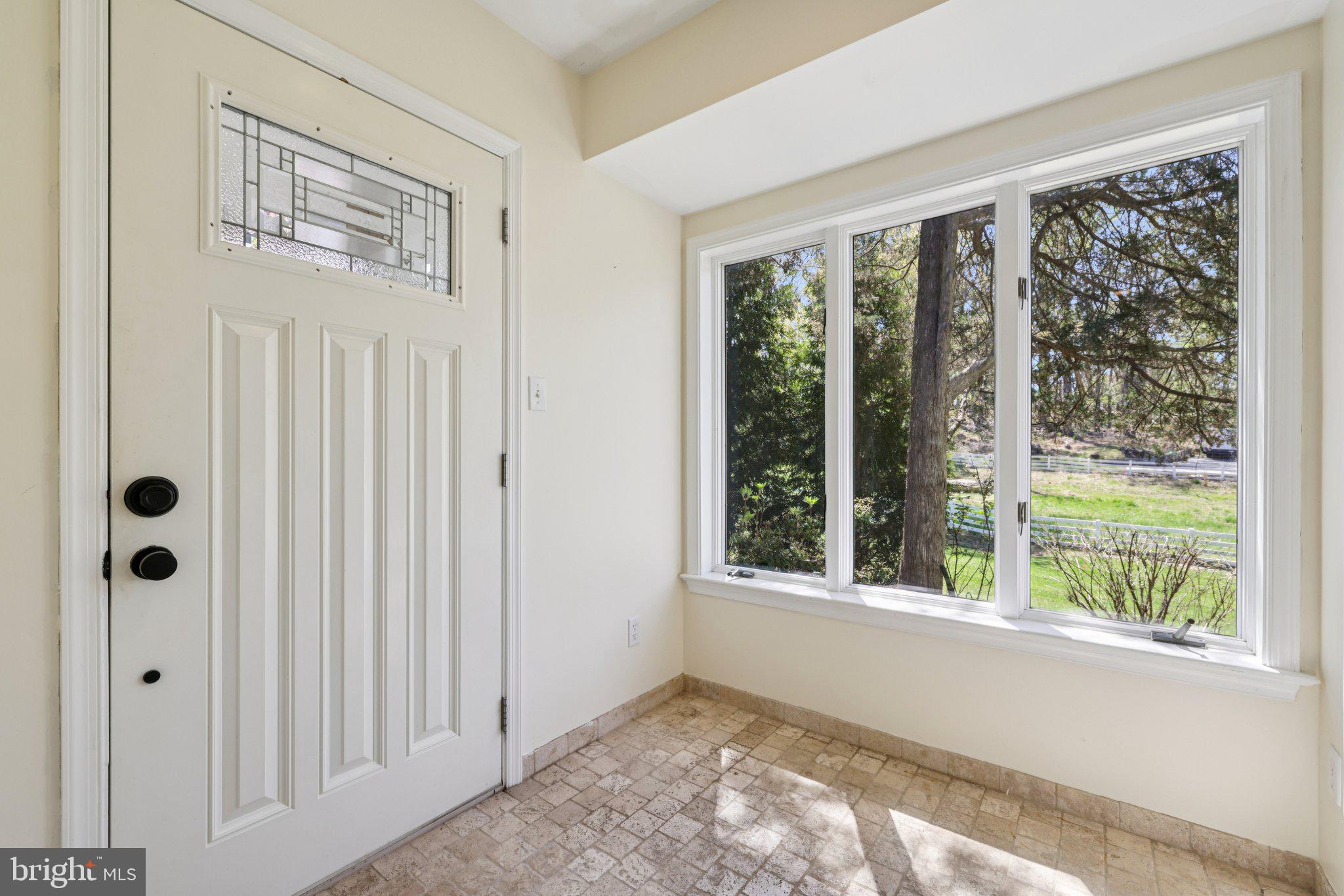 BURTONSVILLE - Residential