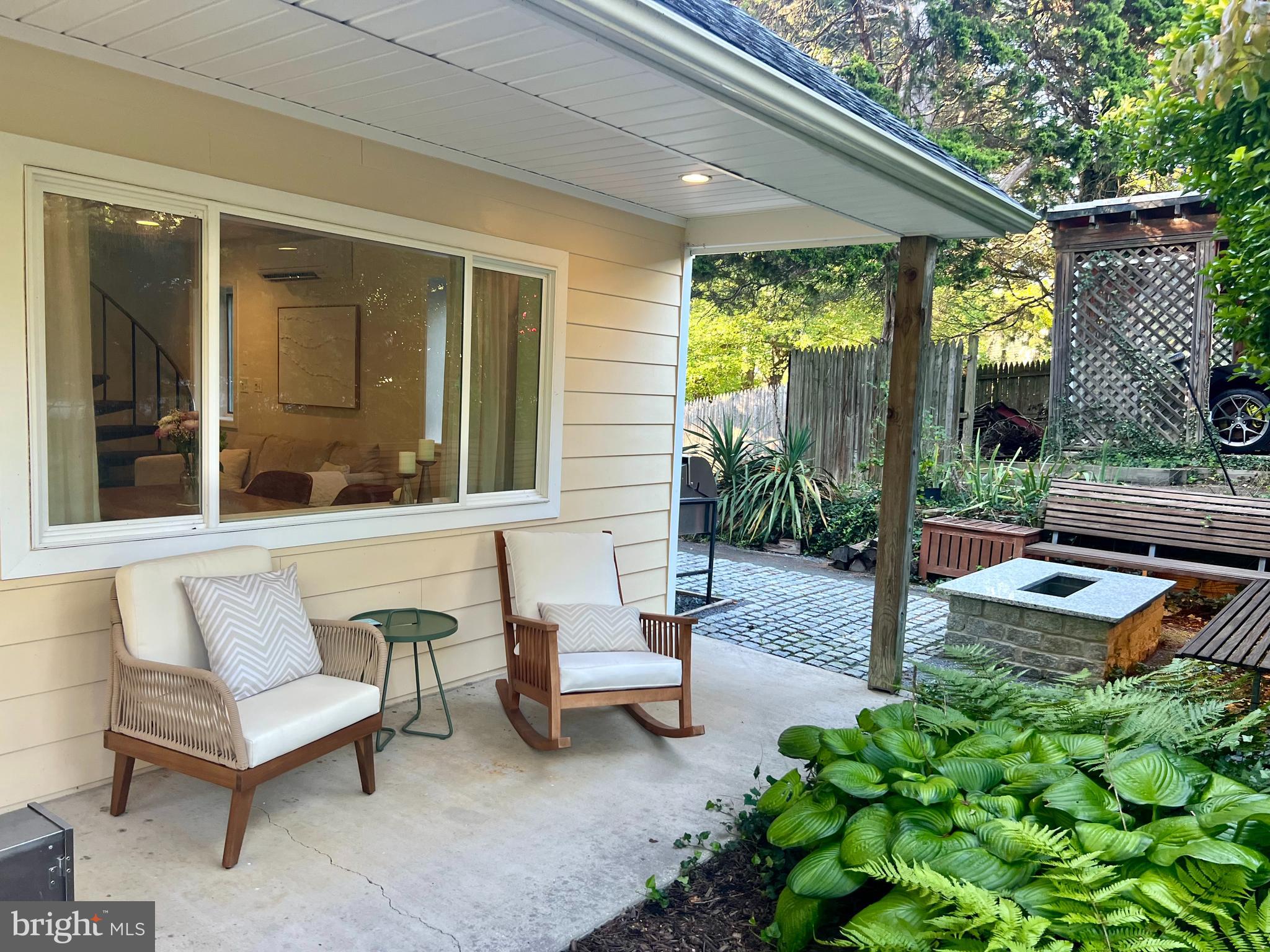 BURTONSVILLE - Residential