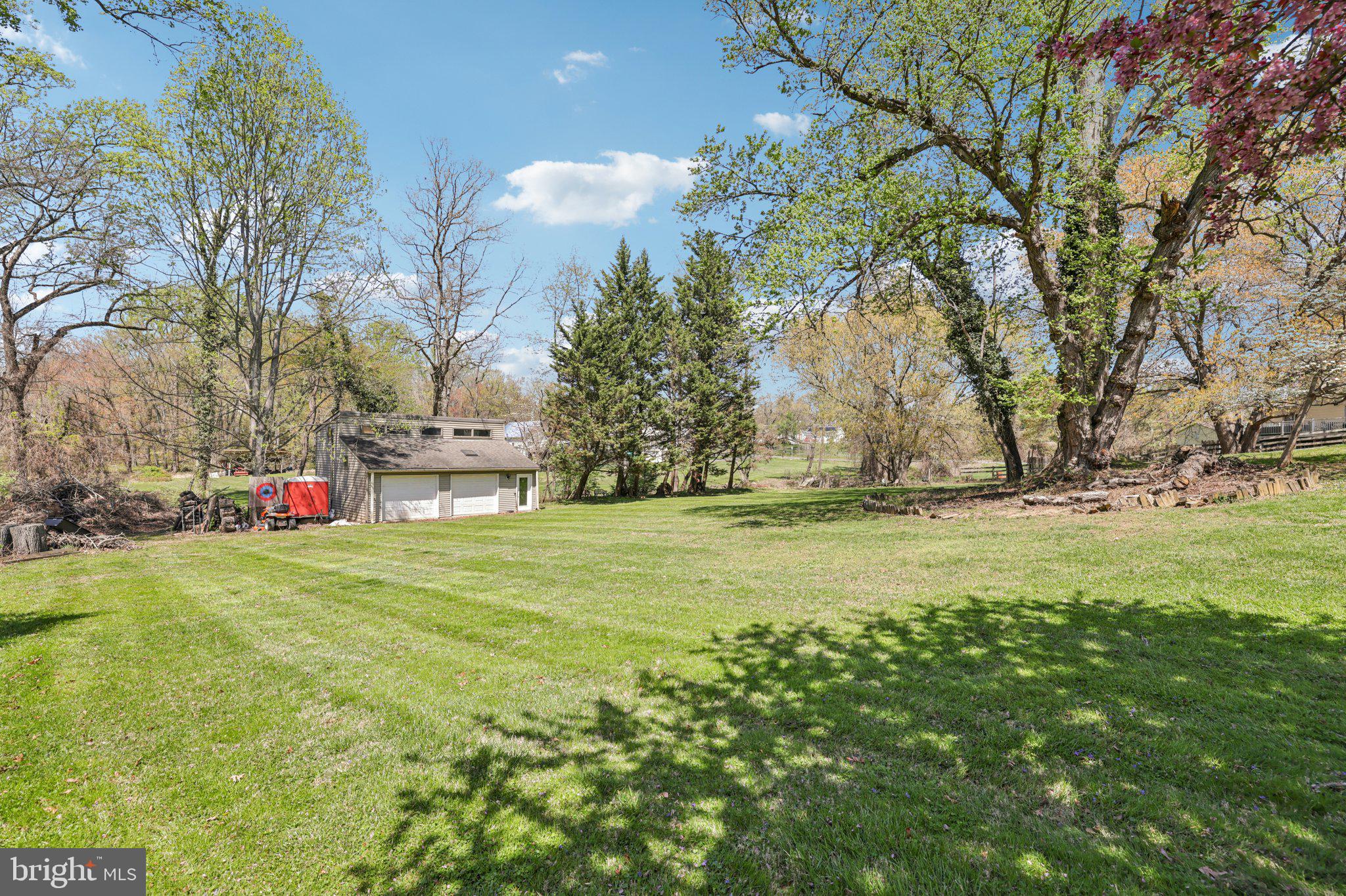 BURTONSVILLE - Residential