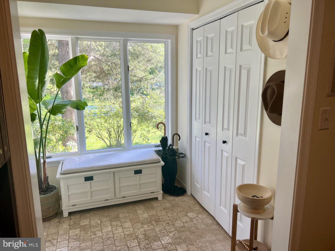 BURTONSVILLE - Residential