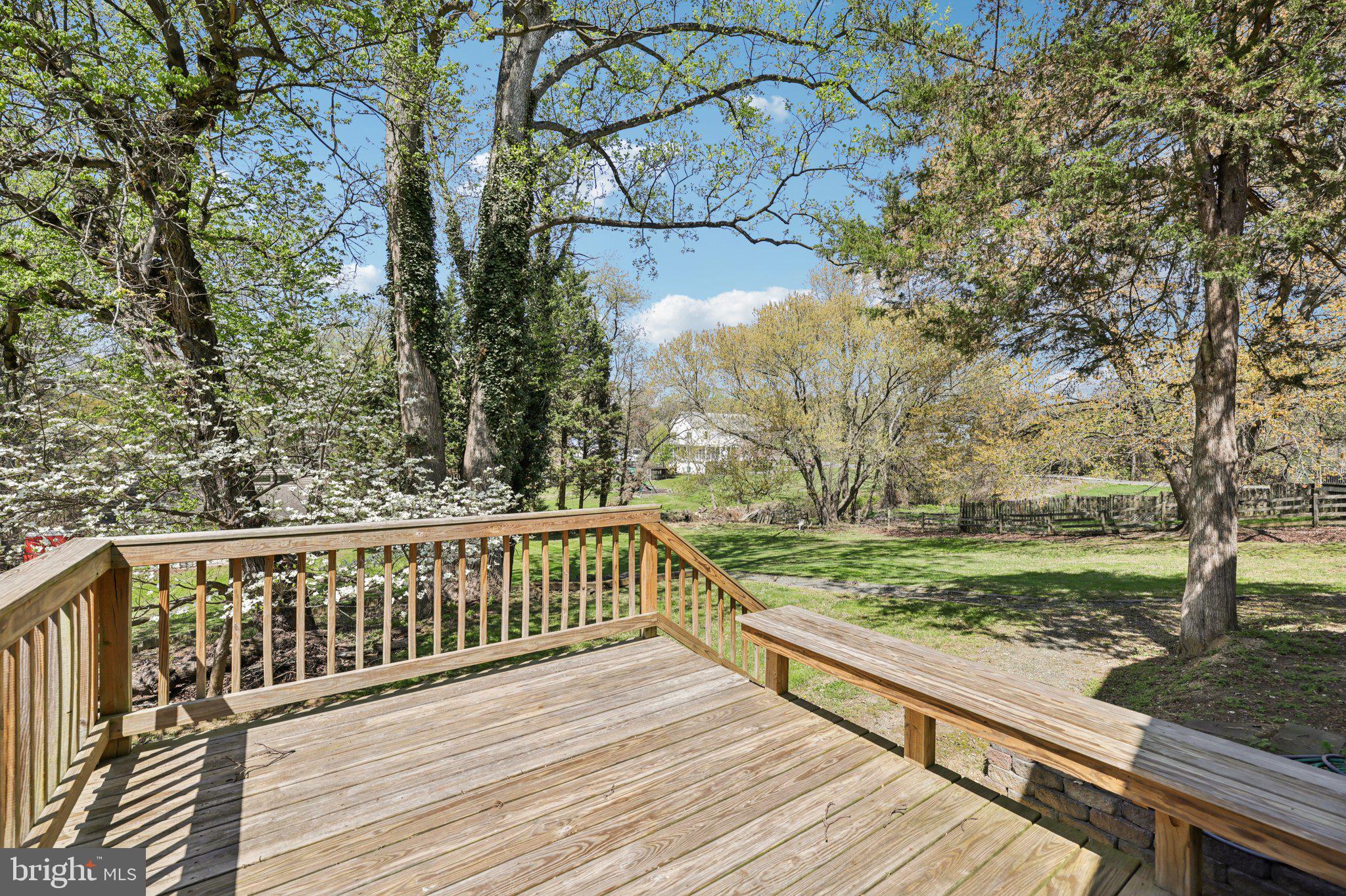 BURTONSVILLE - Residential