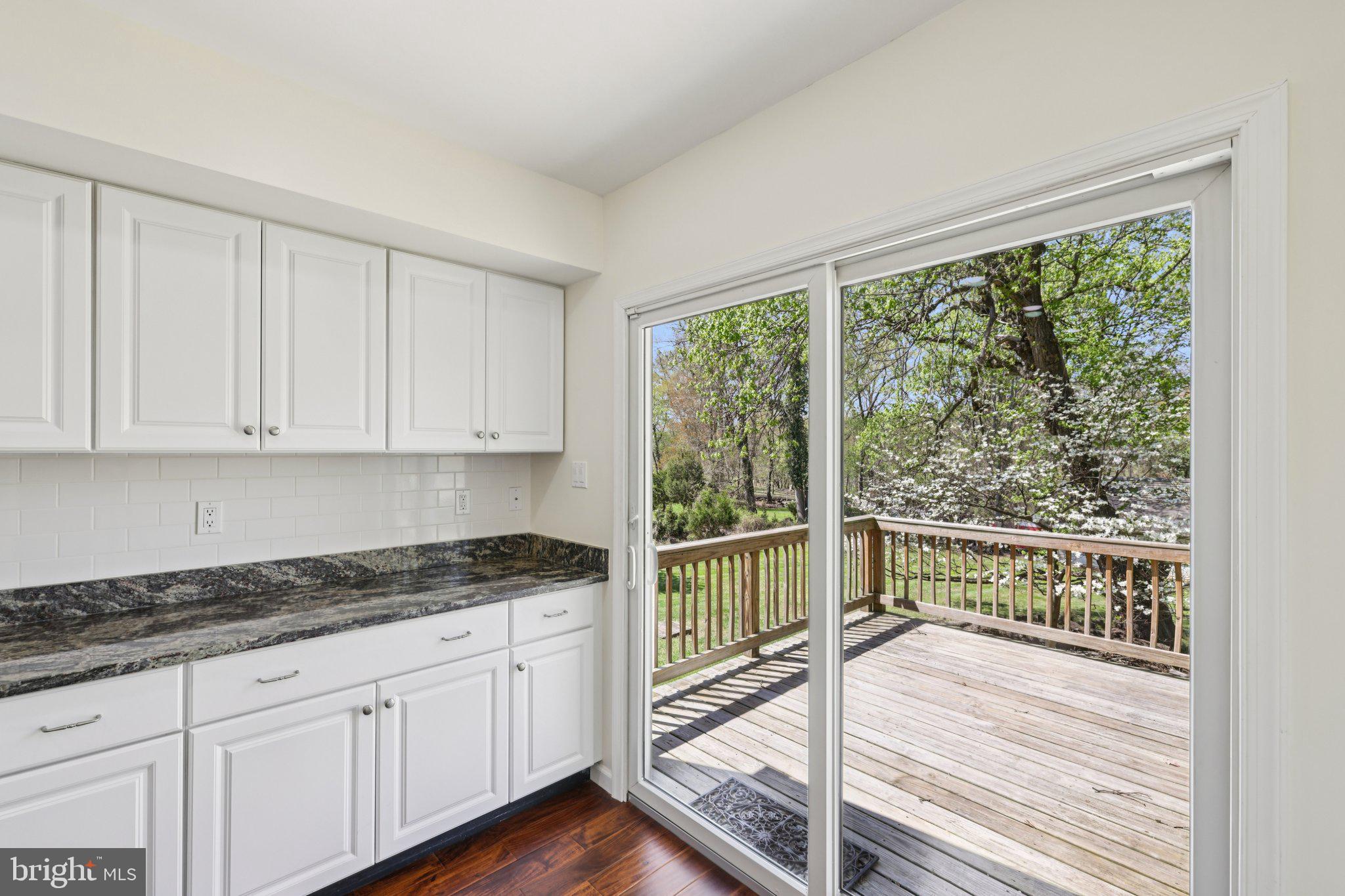 BURTONSVILLE - Residential