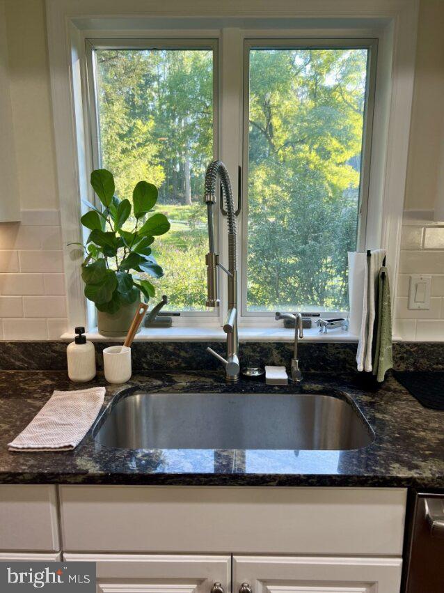 BURTONSVILLE - Residential