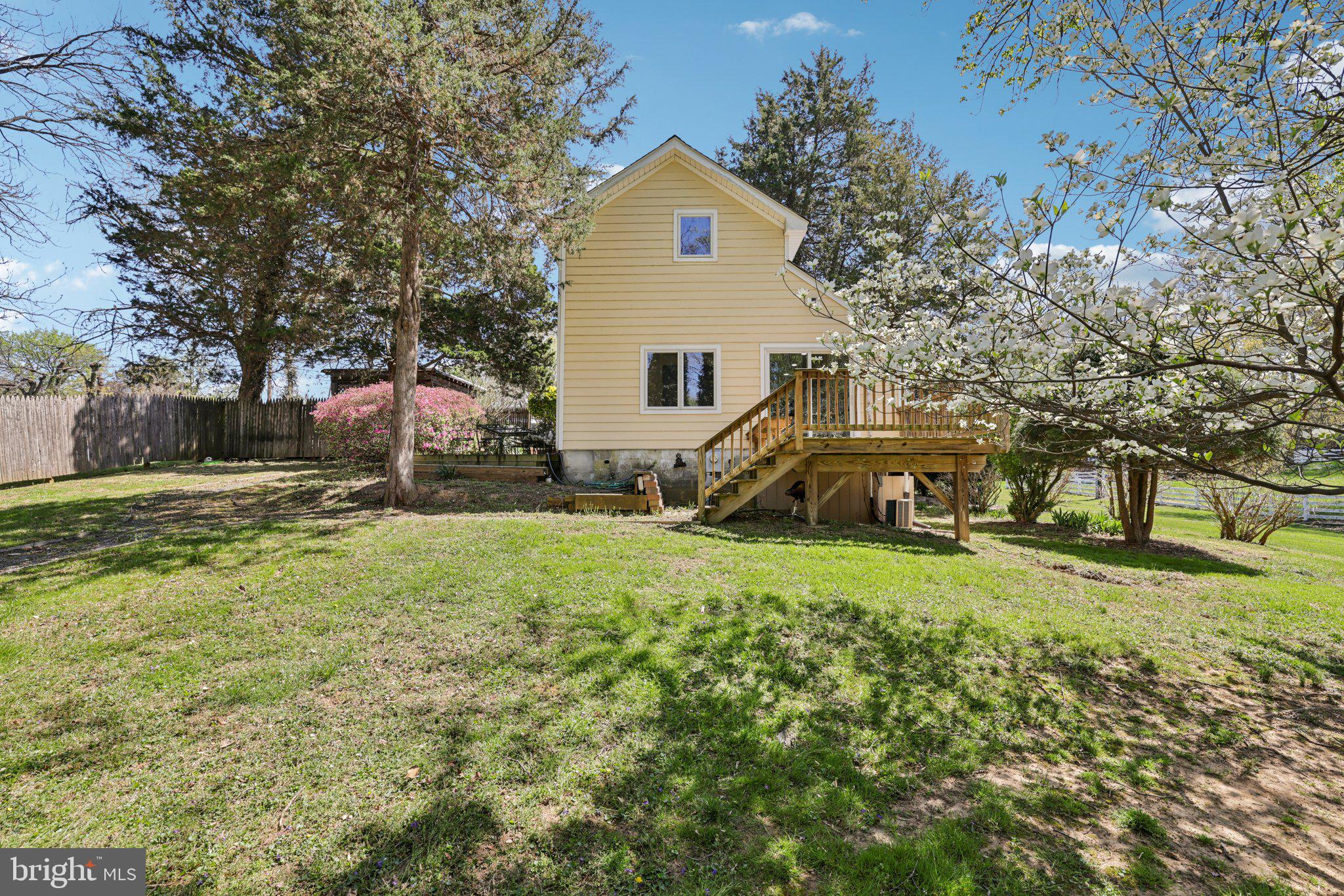 BURTONSVILLE - Residential