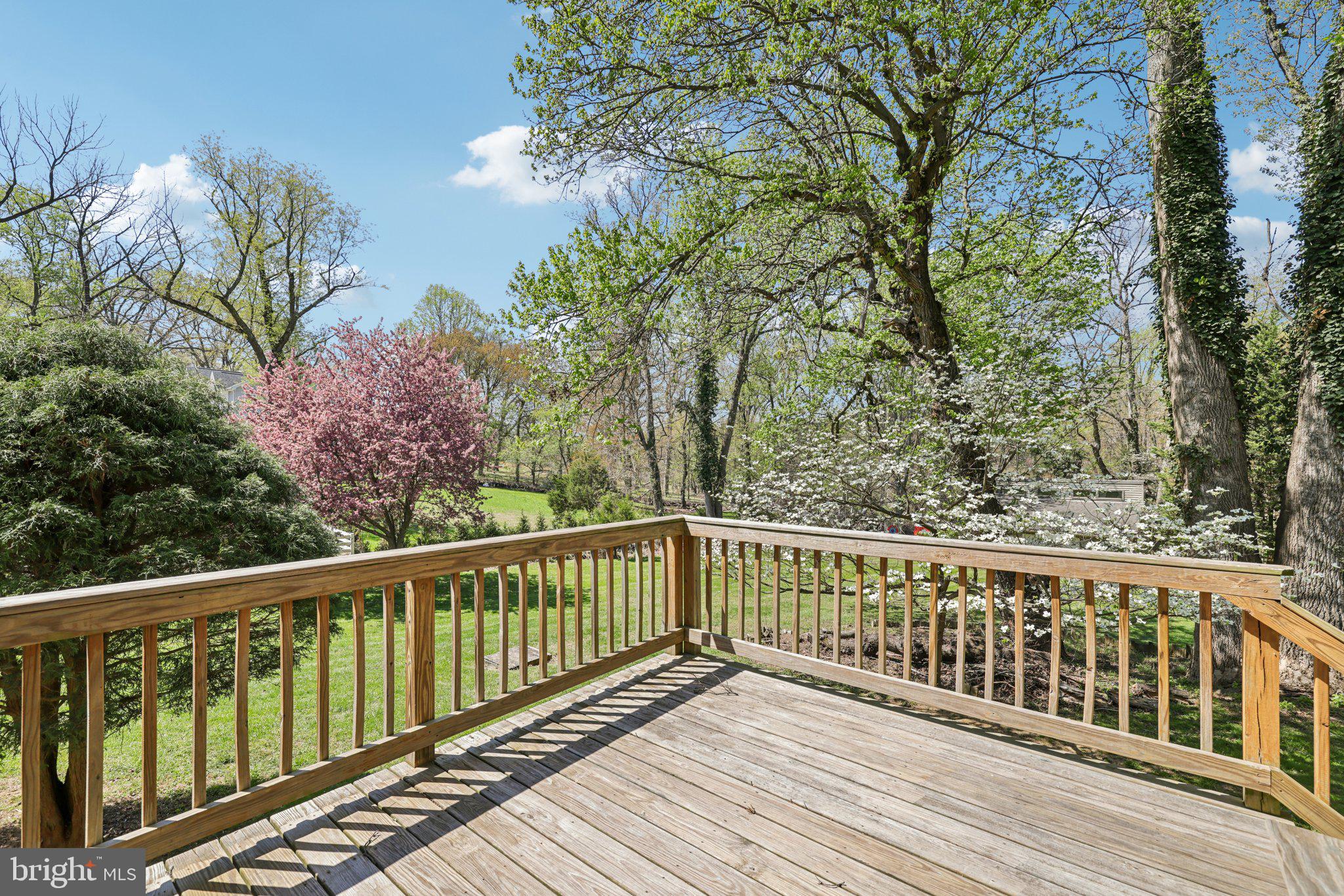 BURTONSVILLE - Residential