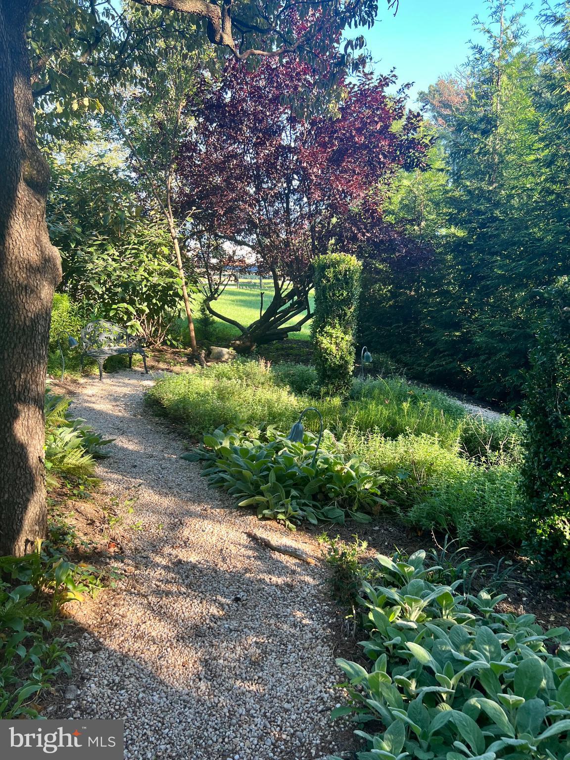 BURTONSVILLE - Residential