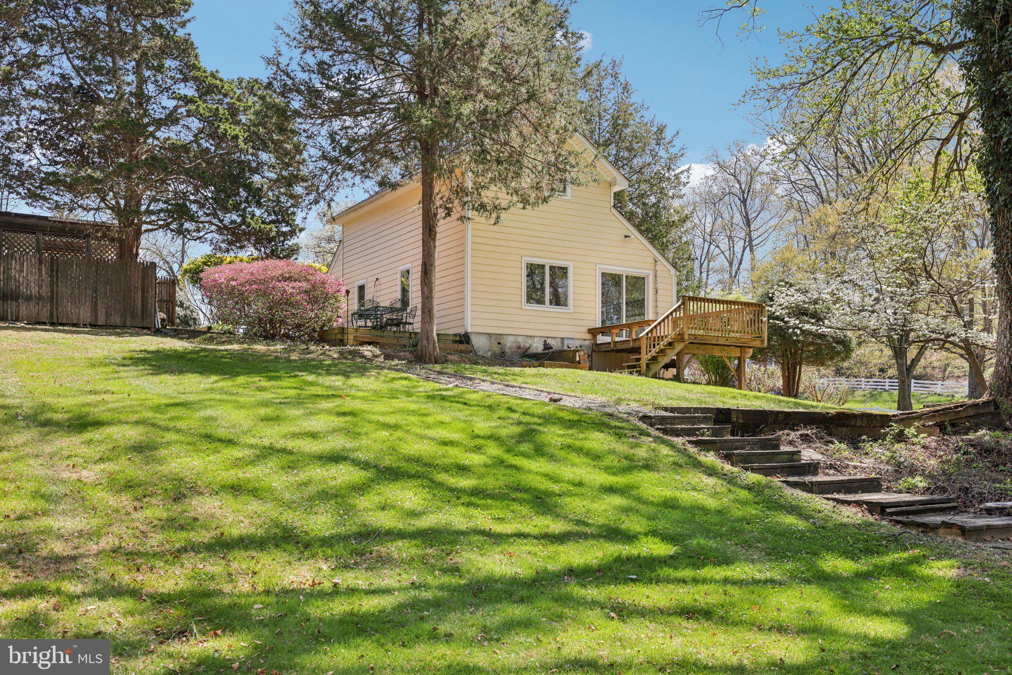 BURTONSVILLE - Residential